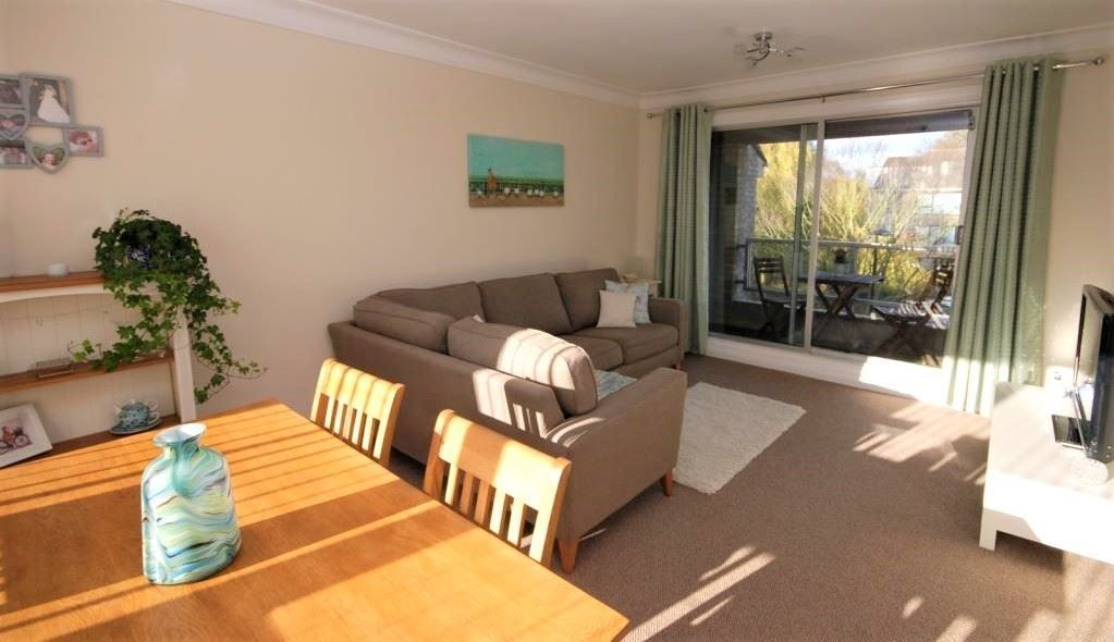 2 bed flat for sale in Low Gosforth Court, North Gosforth, Newcastle