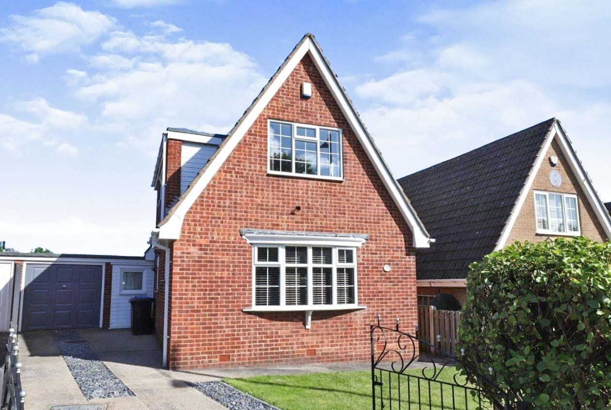 3 bed detached house for sale in Thompson Hill, High Green, Sheffield