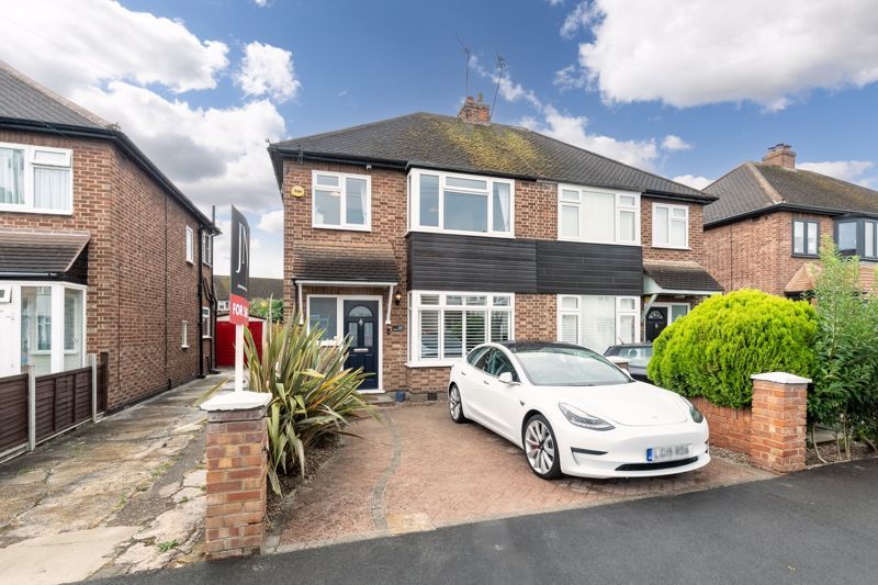 3 bed semidetached house for sale in Braycourt Avenue, WaltonOn