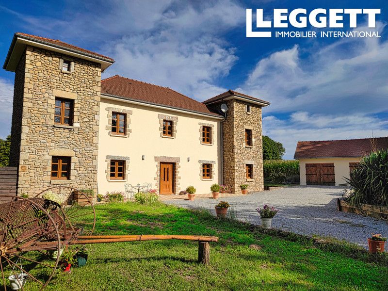 5 bed villa for sale in SaintAmandMagnazeix, HauteVienne, Nouvelle