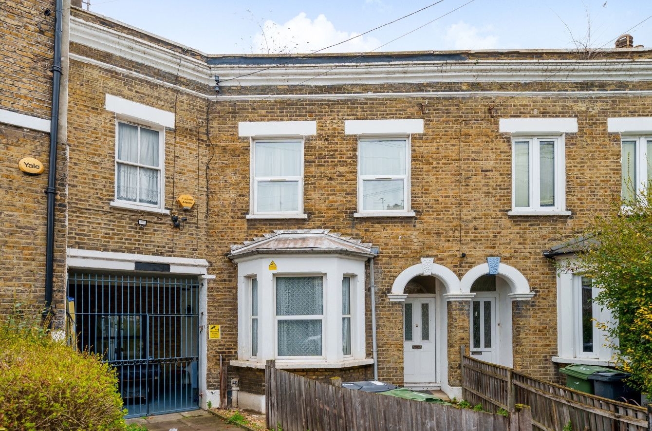 3 bed terraced house for sale in Flaxman Road, London SE5 Zoopla