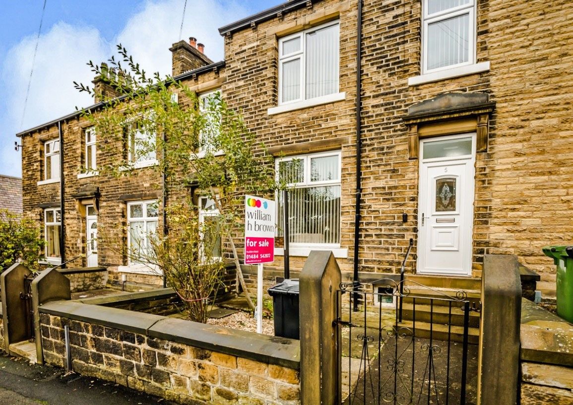 3 bed terraced house for sale in College Street, Crosland Moor