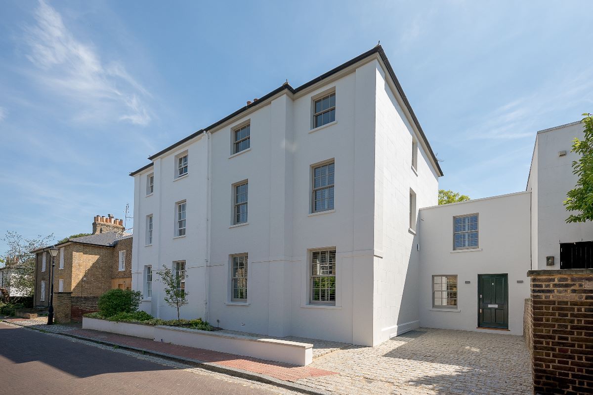 Parkfields, London SW15  