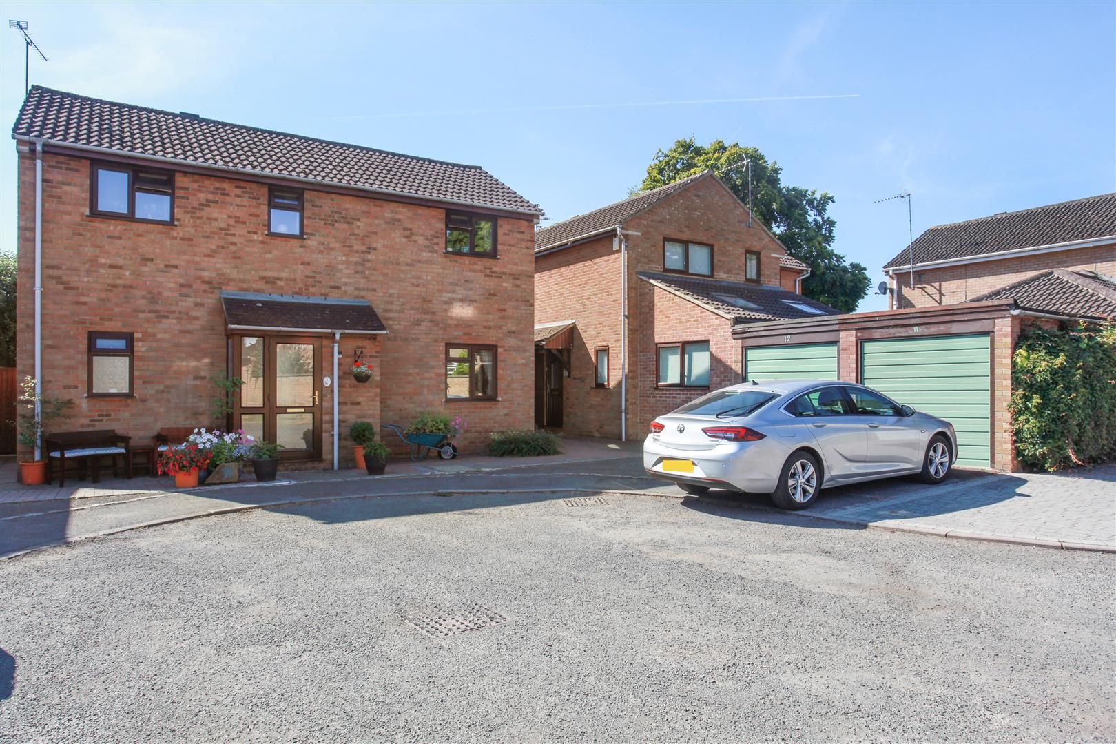 4 bed detached house for sale in Hazeldene Gardens, Banbury OX16 Zoopla