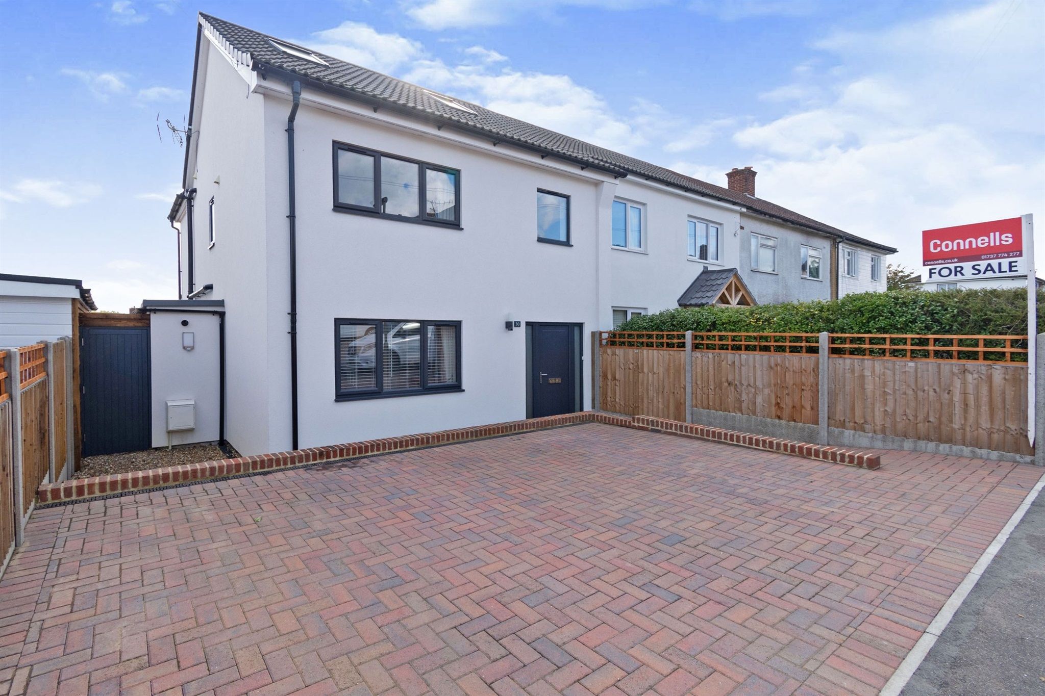 4 bed end terrace house for sale in Radstock Way, Merstham, Redhill RH1