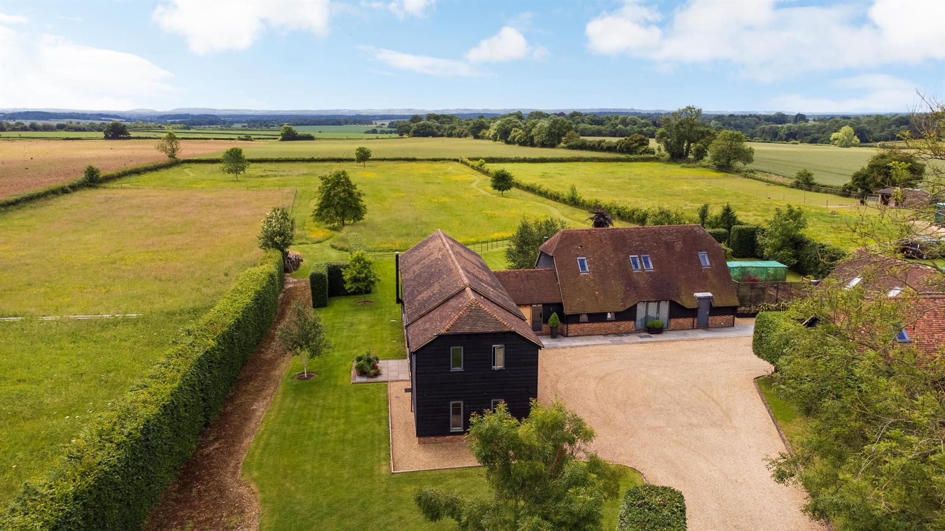 5 bed detached house for sale in The Thicket, Leckhampstead, Nr