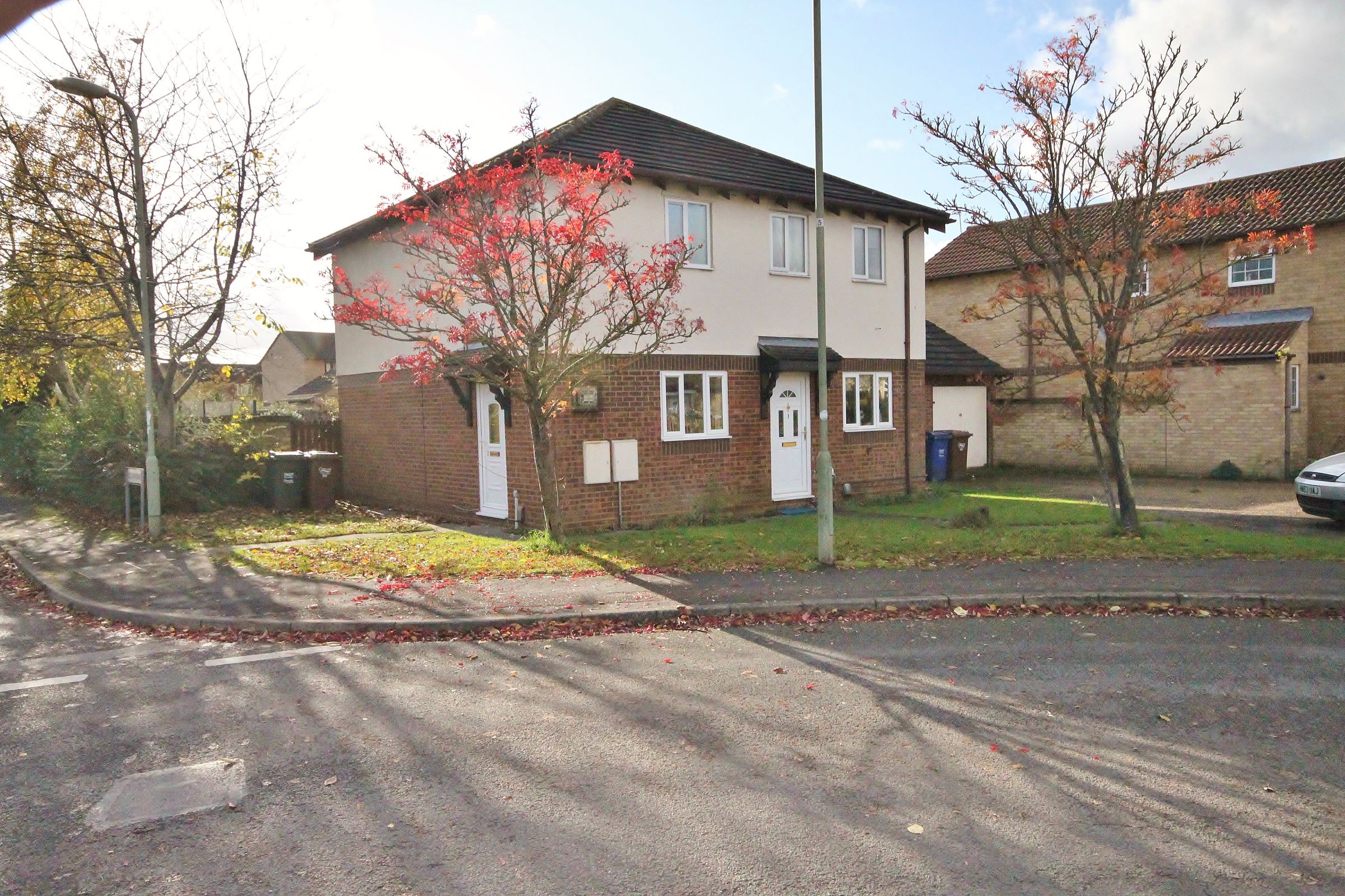2 bed semidetached house to rent in Willow Drive, Bicester OX26 Zoopla