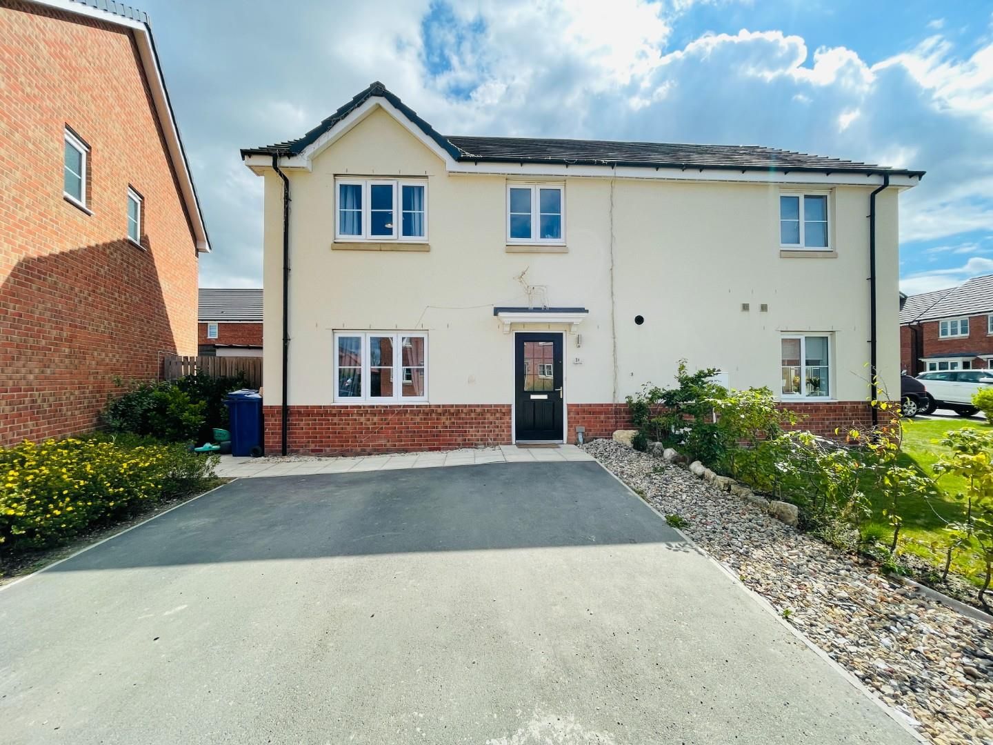 3 bed semidetached house for sale in Ringlet Way, Sherburn In Elmet