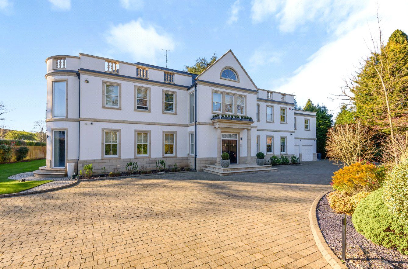 7 bed detached house for sale in Warren Drive, Kingswood, Tadworth