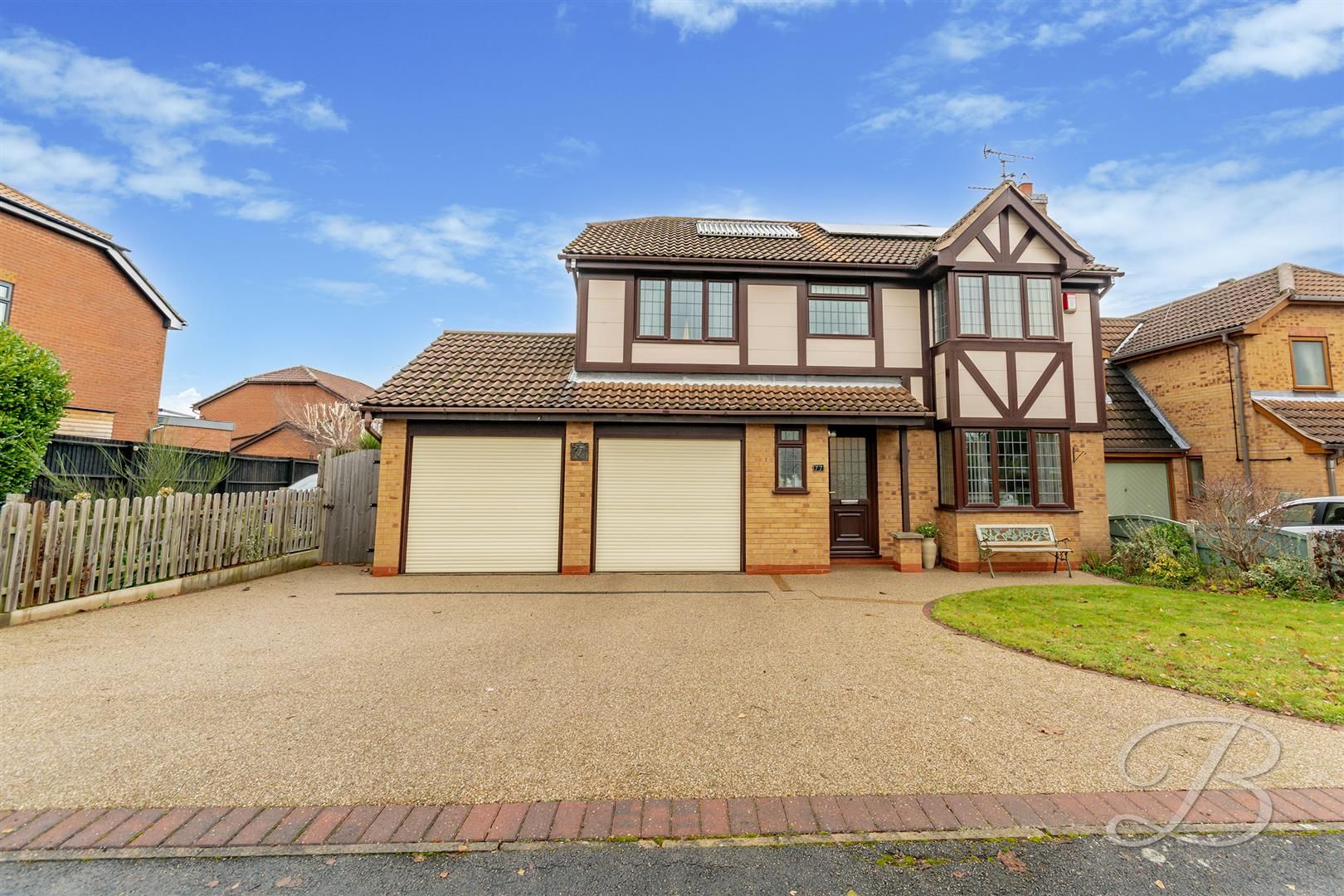 4 bed detached house for sale in Wheatfield Crescent, Mansfield