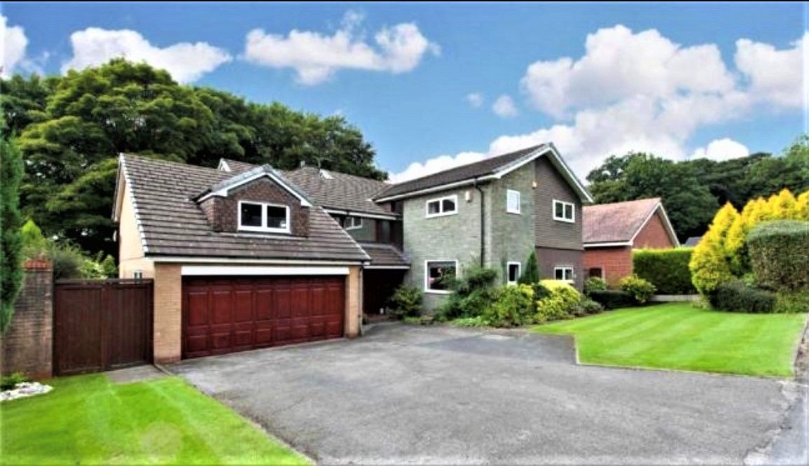 5 bed detached house for sale in Ravenswood Drive, Heaton, Bolton BL1