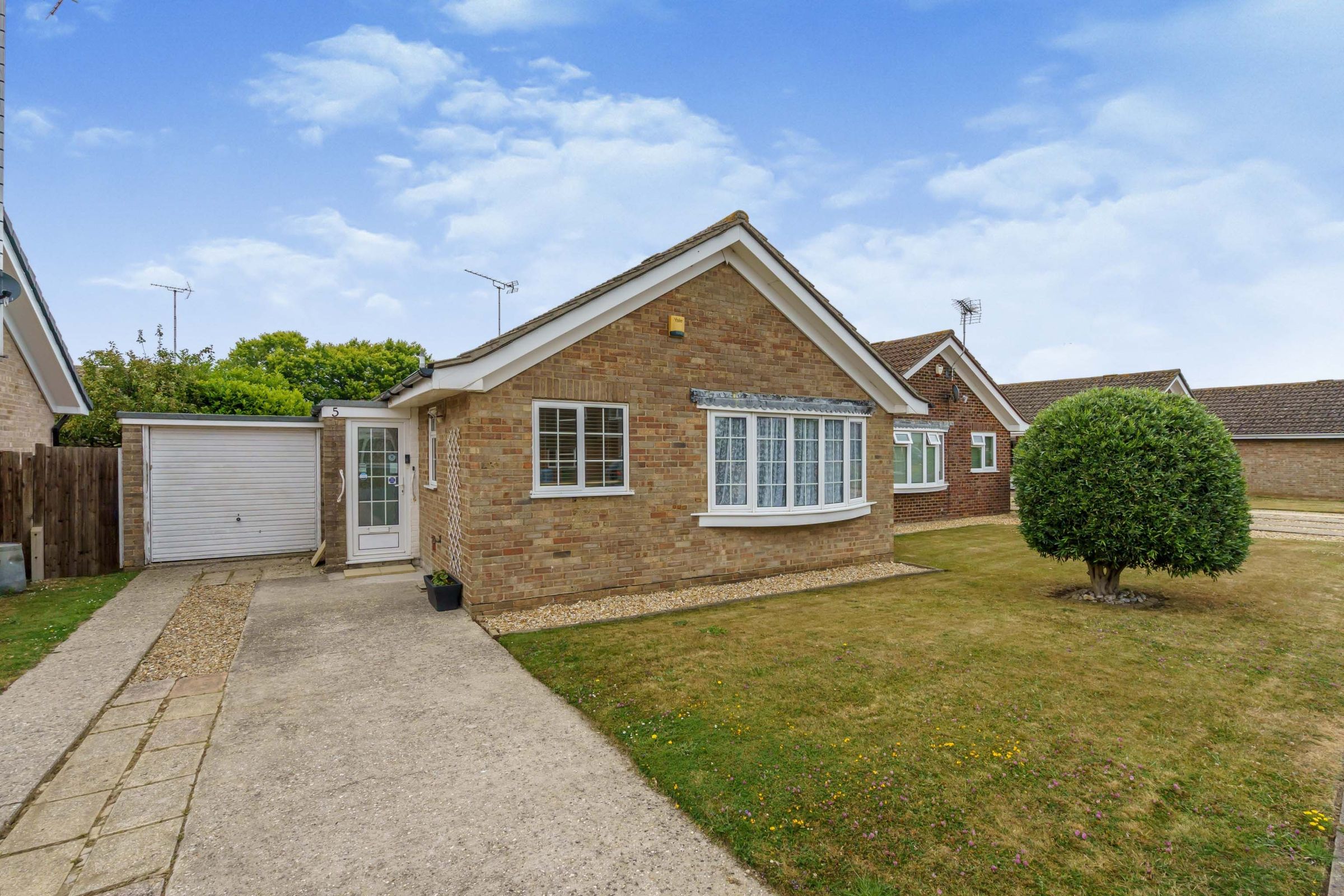2 bed detached bungalow for sale in Mornington Crescent, Felpham