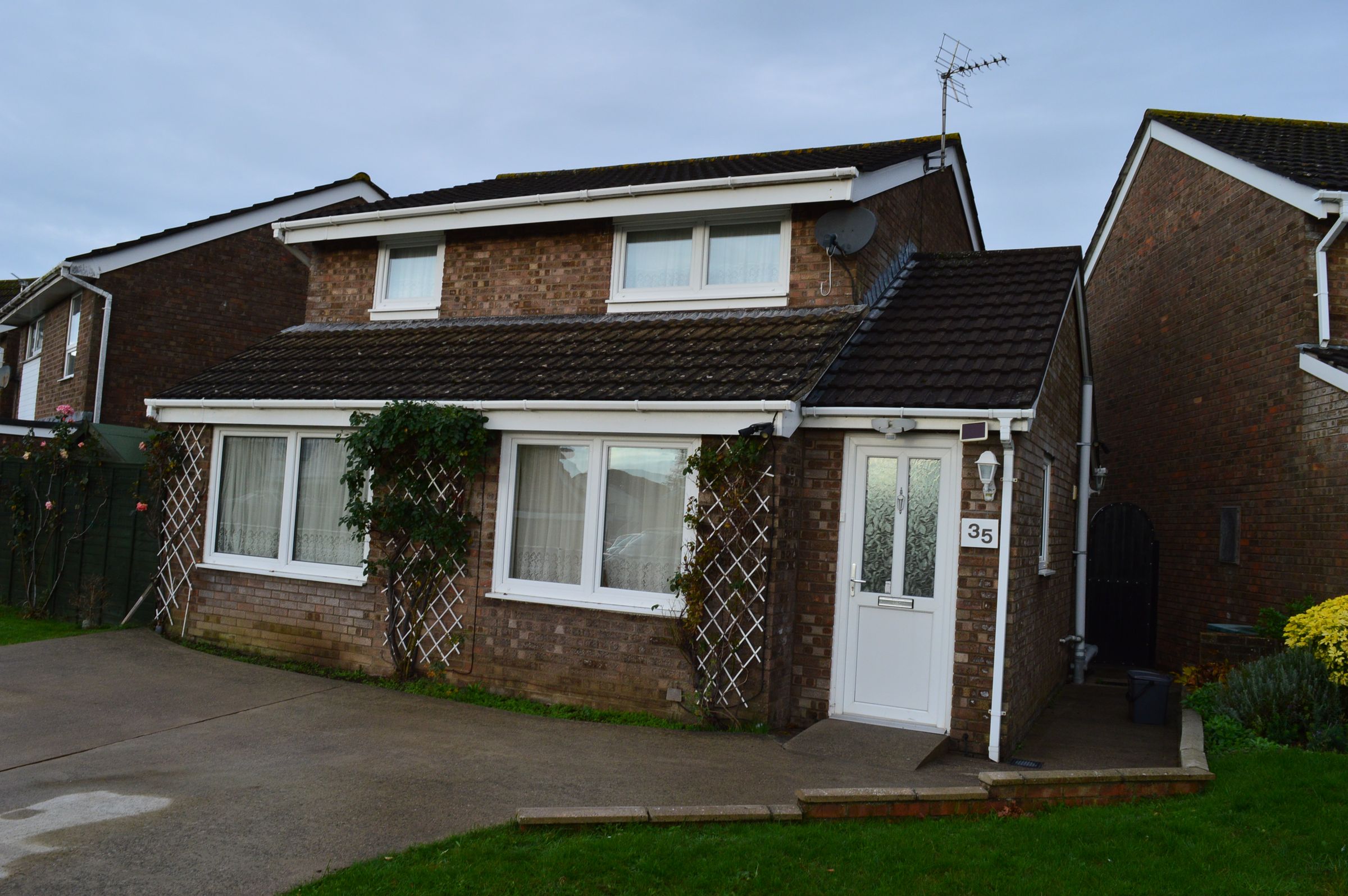 3 bed detached house for sale in Cardigan Crescent, Llantwit Major CF61 Zoopla