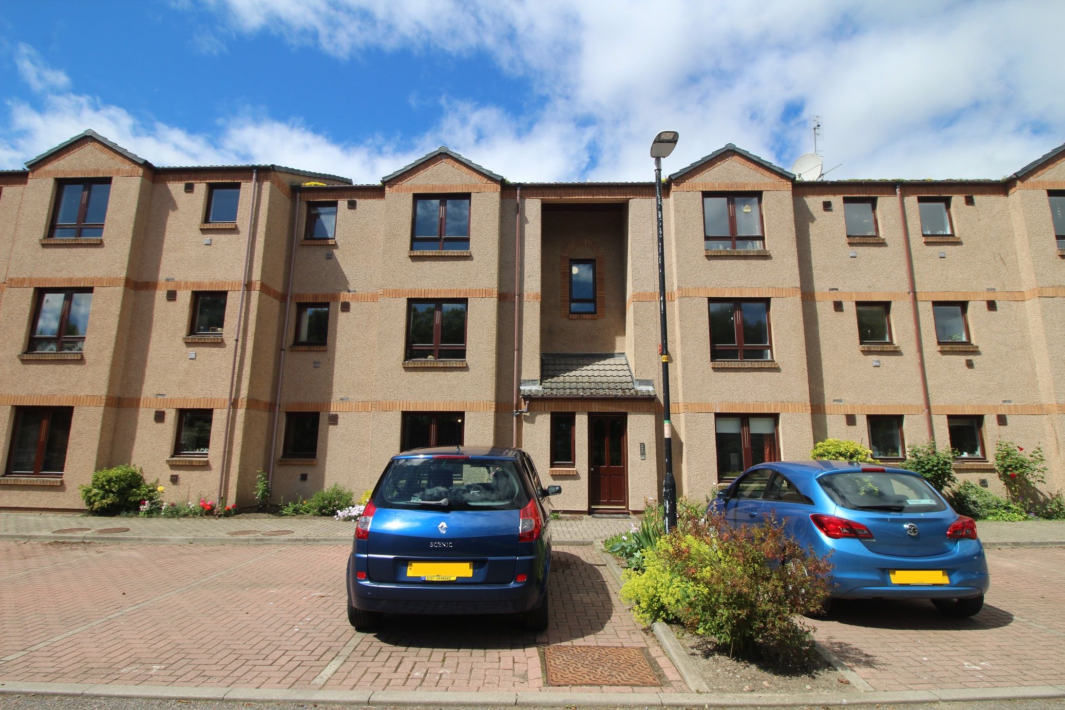 2 bed flat for sale in Cambrai Court, Dingwall IV15 Zoopla