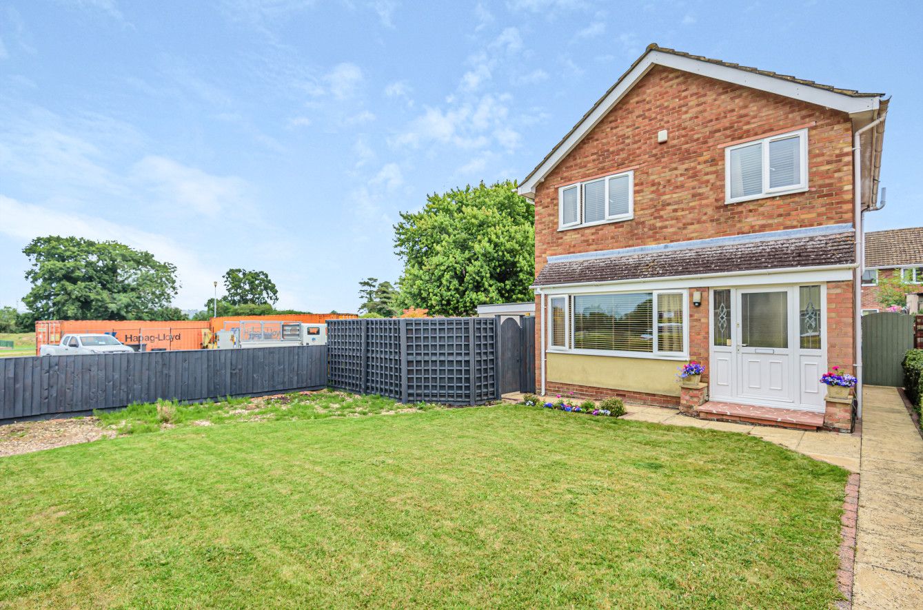3 bed detached house for sale in Maunsell Way, Wroughton, Wiltshire SN4 Zoopla