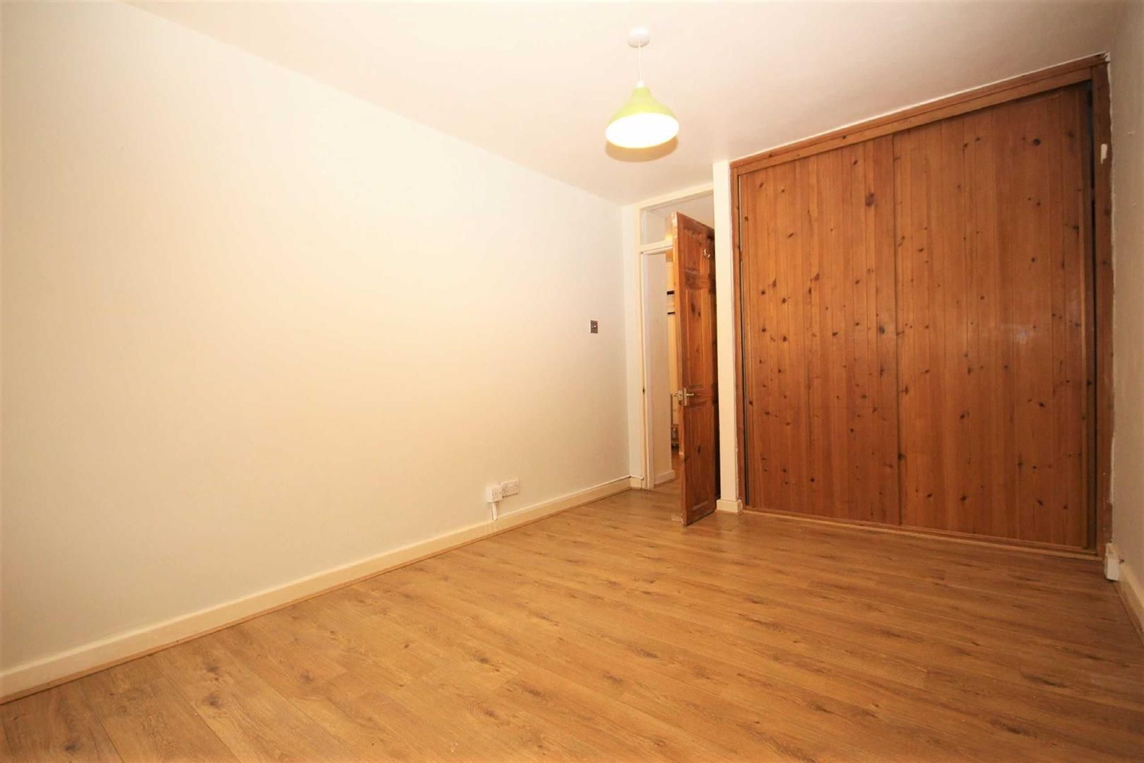 1 bed flat to rent in St Columbas House, Prospect Hill, Walthamstow E17