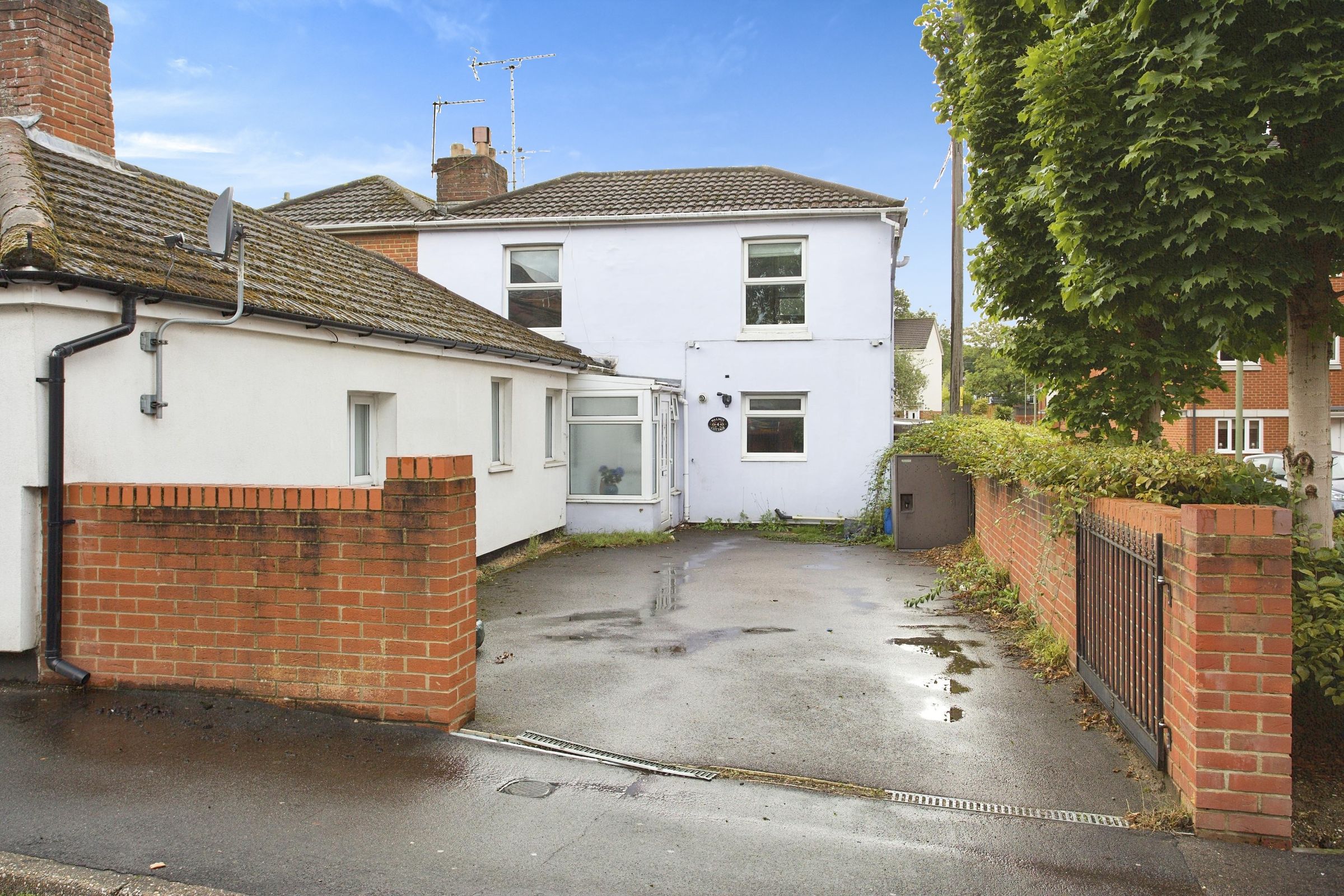 3 bed semidetached house for sale in Chalk Hill, West End, Southampton