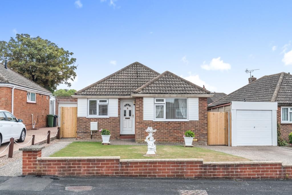 2 bed detached bungalow for sale in Basingstoke, Hampshire RG22 Zoopla