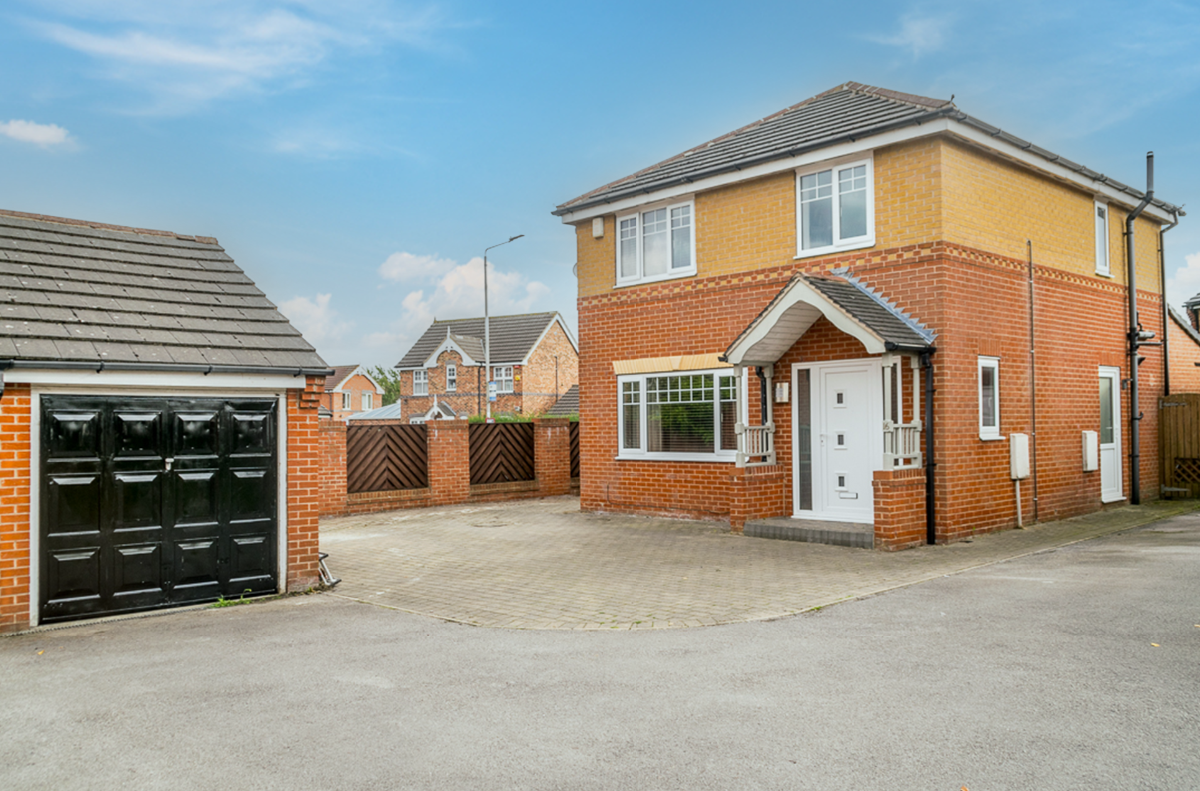 3 bed detached house for sale in Burghley Mews, Leeds LS10 Zoopla