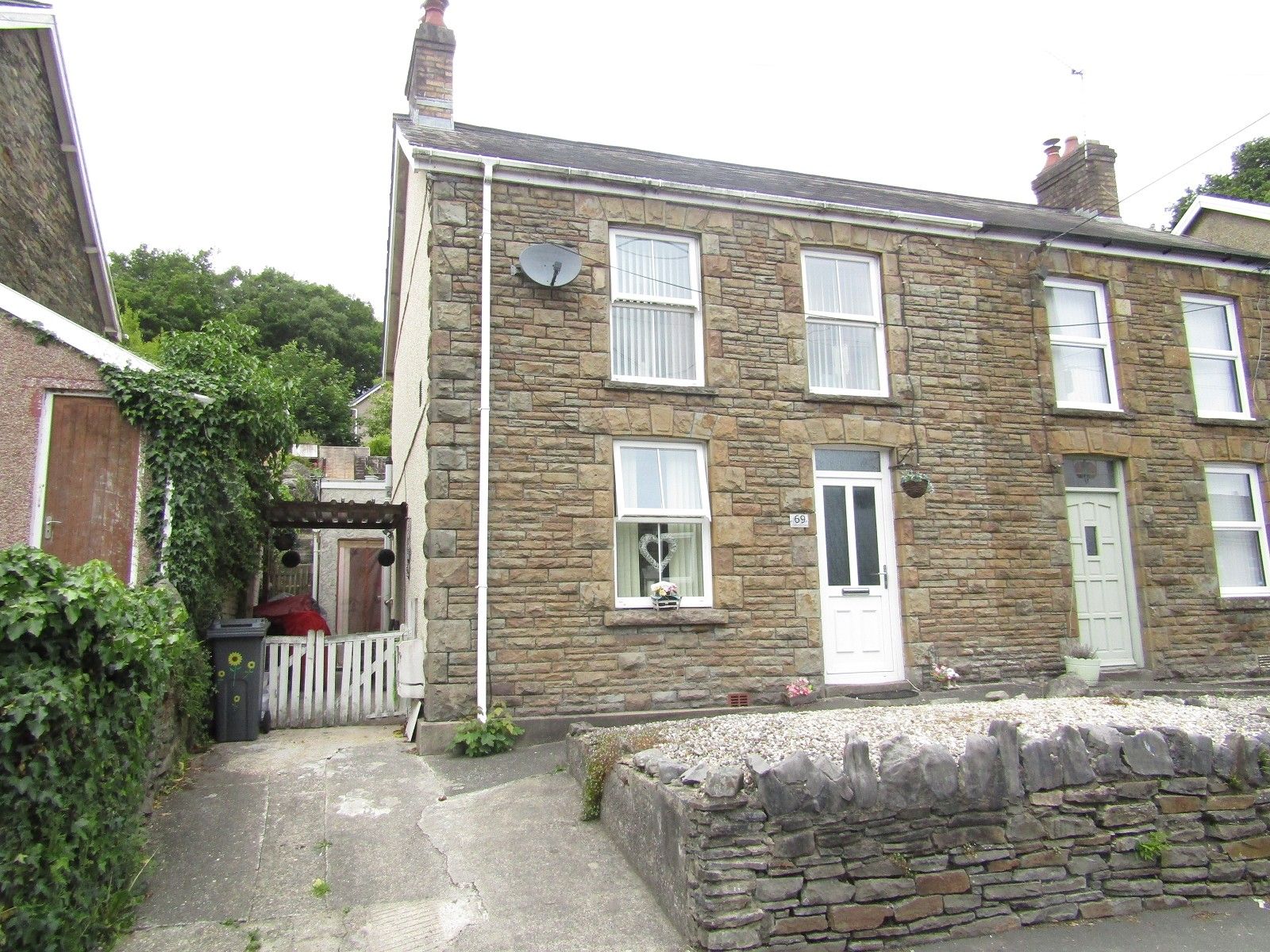 2 bed semidetached house for sale in Swansea Road, Pontardawe, Swansea