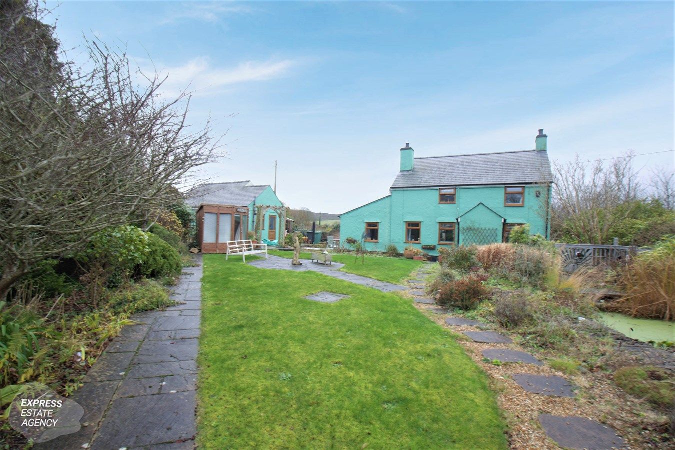 3 bed detached house for sale in Pentrefelin, Amlwch LL68 Zoopla
