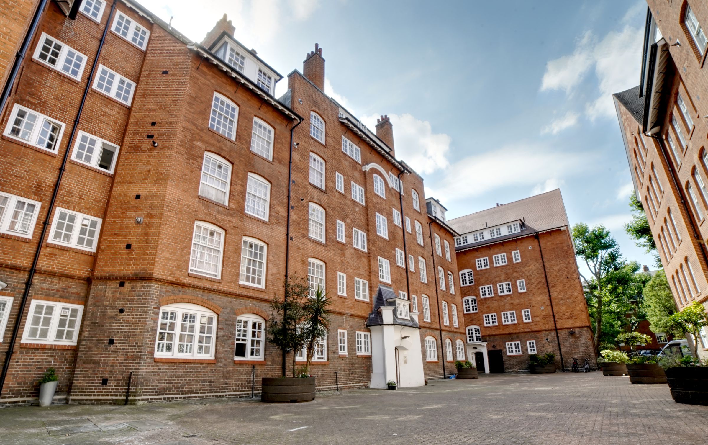 Lawrence House, Cureton St SW1P