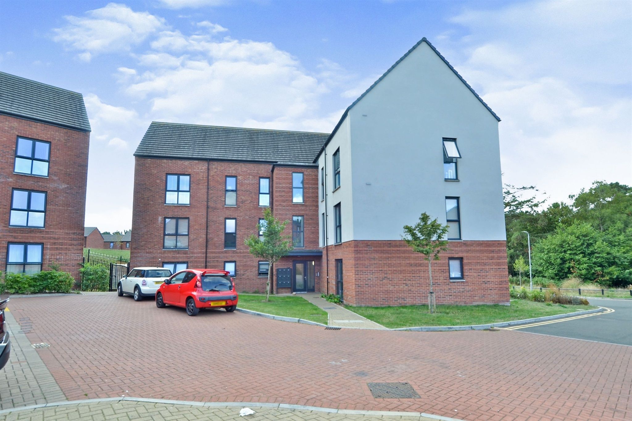 2 bed flat for sale in Braunton Crescent, Llanrumney, Cardiff CF3 Zoopla