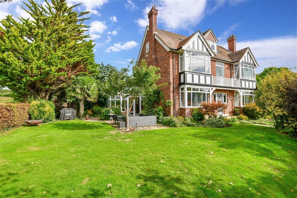 5 bed detached house for sale in North Street, Barming, Maidstone, Kent