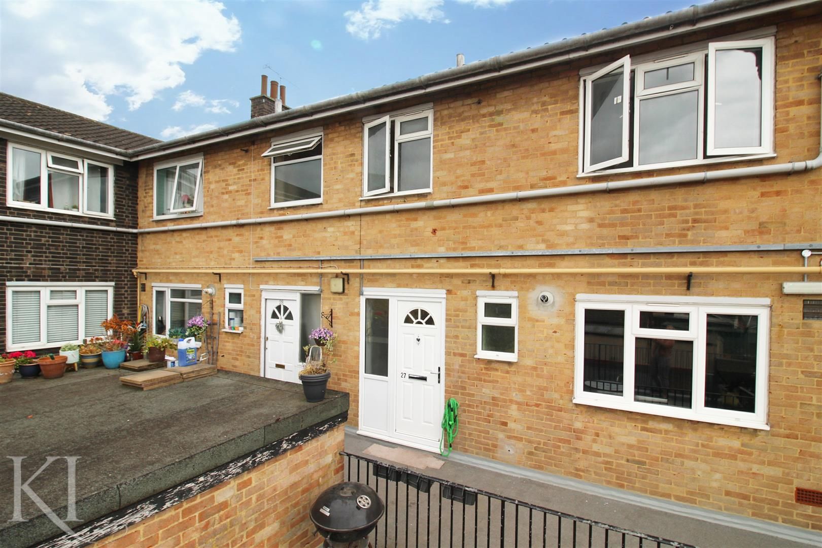 3 bed for sale in Newnham Parade, College Road, Cheshunt