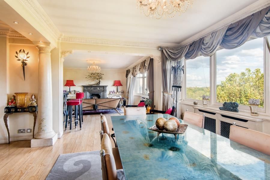 Bentinck Close, Prince Albert Road NW8  