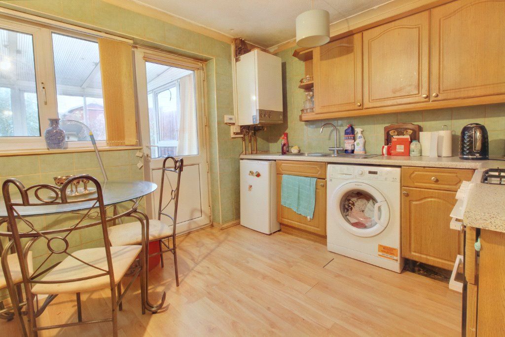 2 bed terraced house for sale in Leslie Close, Freshbrook, Swindon