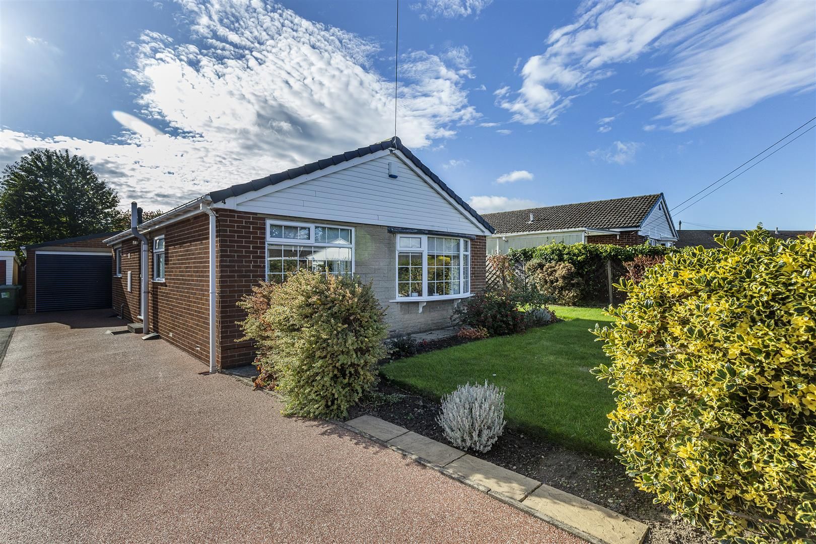 2 bed detached bungalow for sale in Burton Acres Drive, Kirkburton, Huddersfield HD8 Zoopla