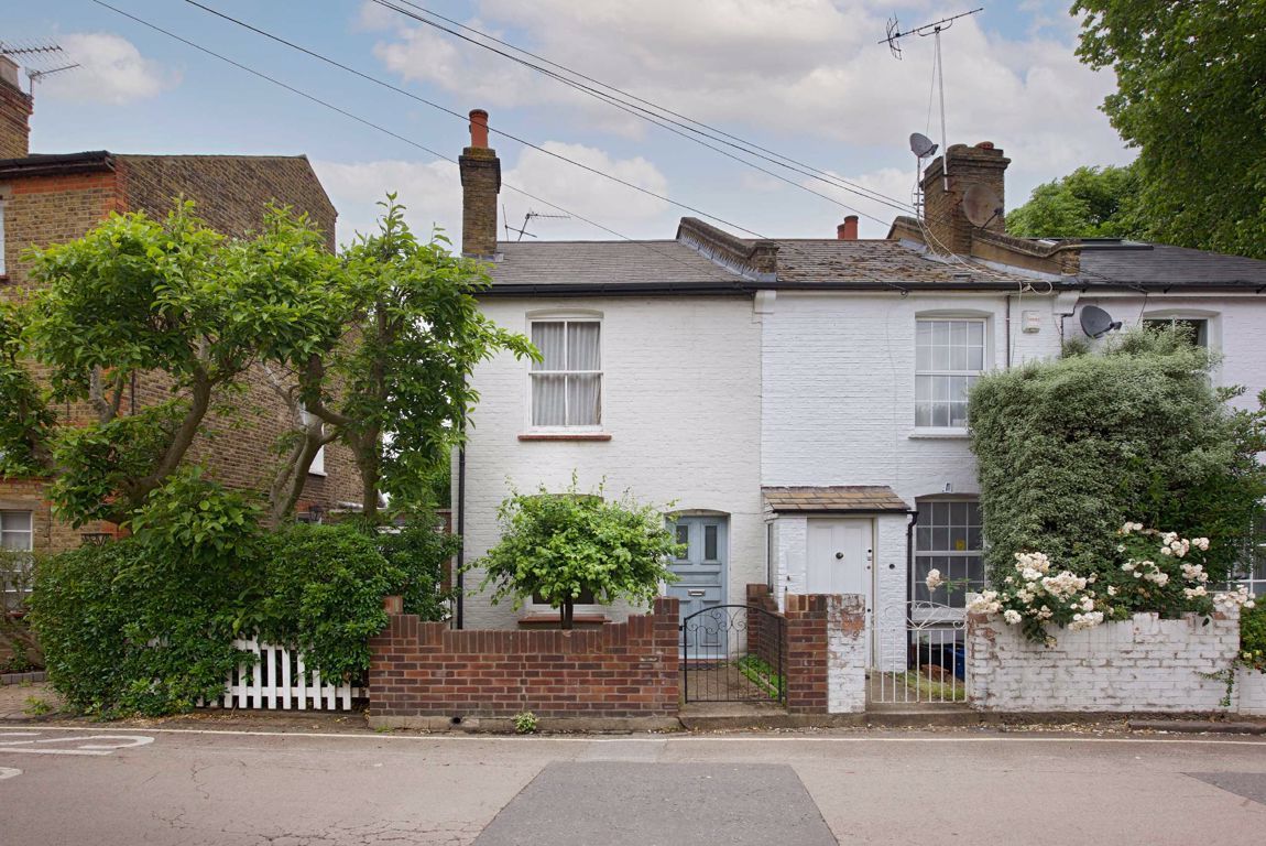 2 bed terraced house for sale in Lion Road, Twickenham TW1 Zoopla