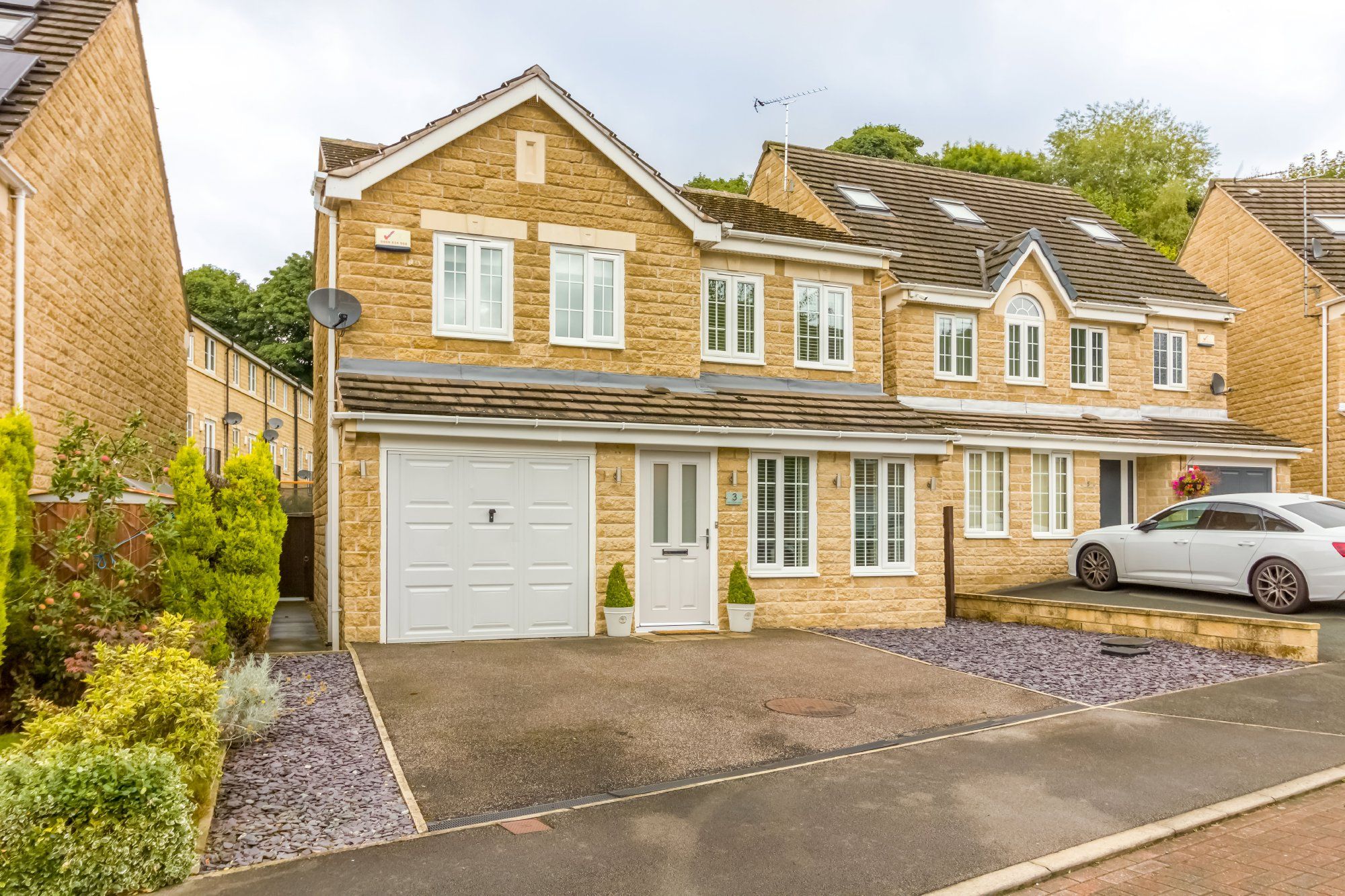 4 bed detached house for sale in The Courtyard, Fenay Bridge