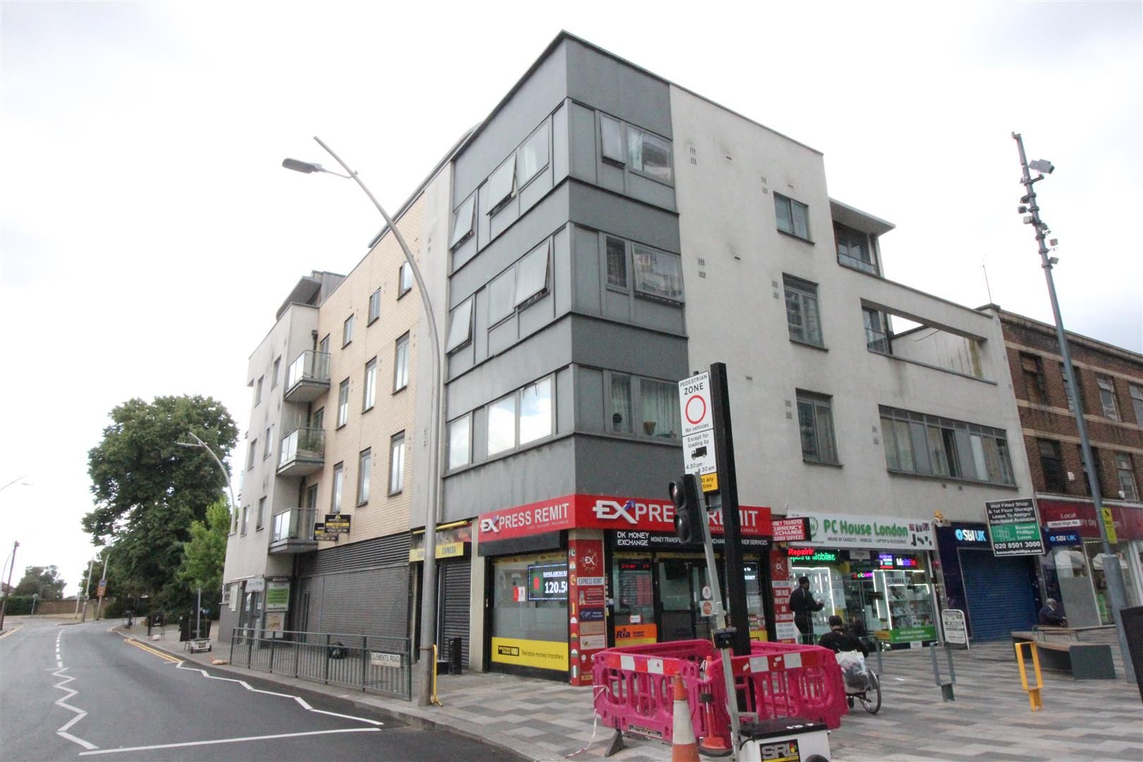 2 bed property for sale in Gilford House, Clements Road, Ilford IG1