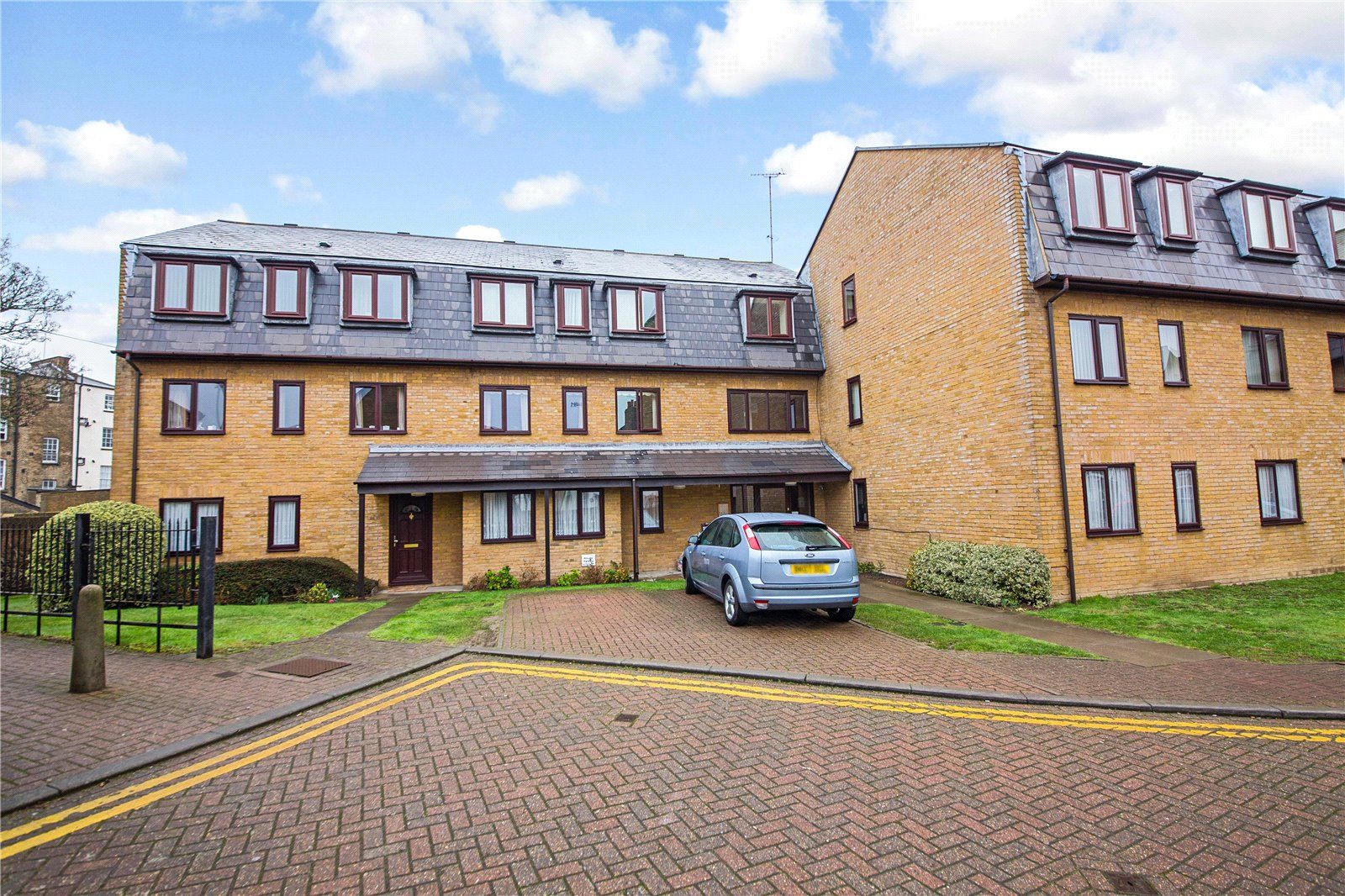 1 bed flat for sale in Pilots Place, Gravesend, Kent DA12 Zoopla