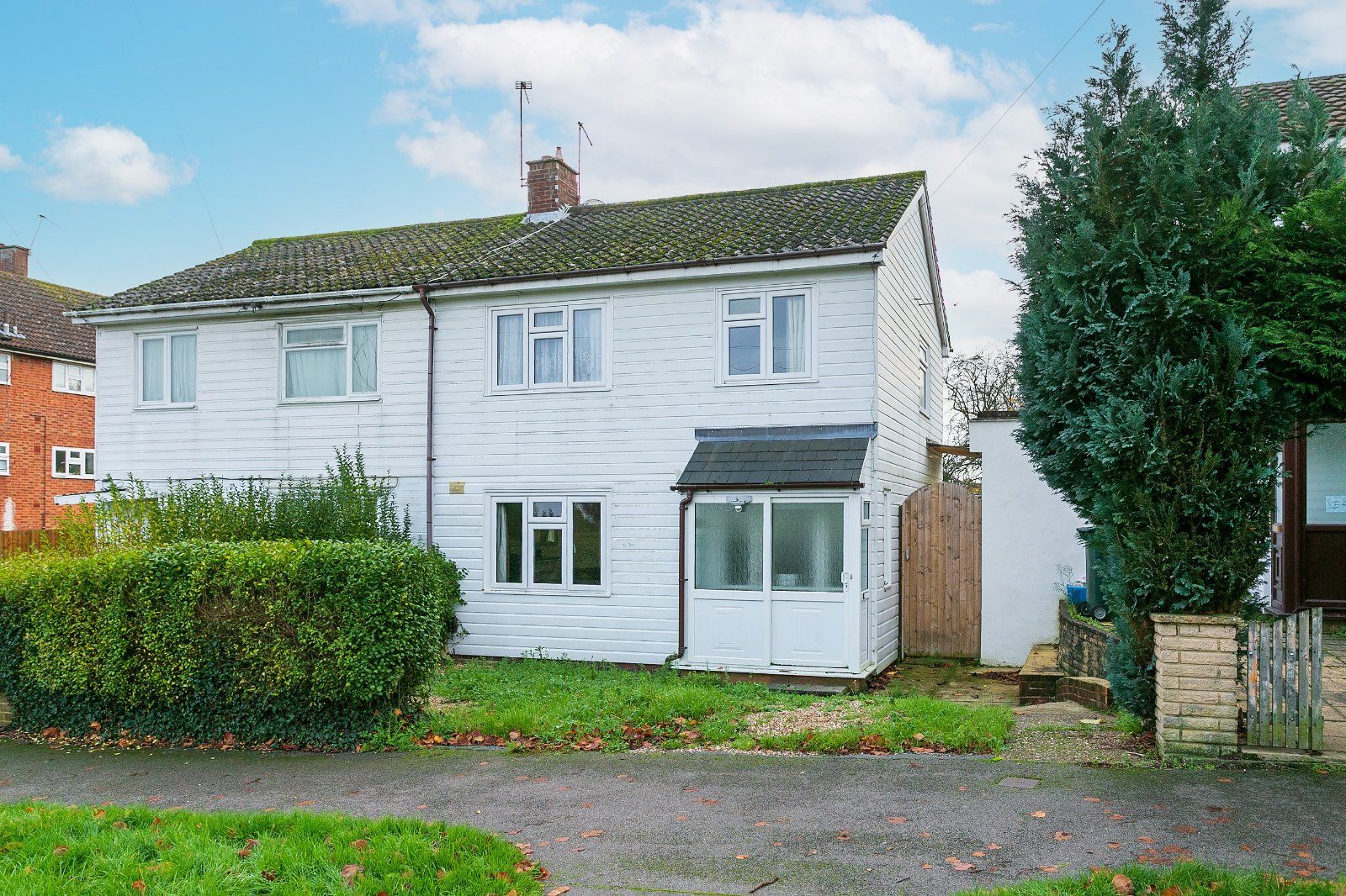 3 bed semidetached house to rent in Gosforth Lane, Watford