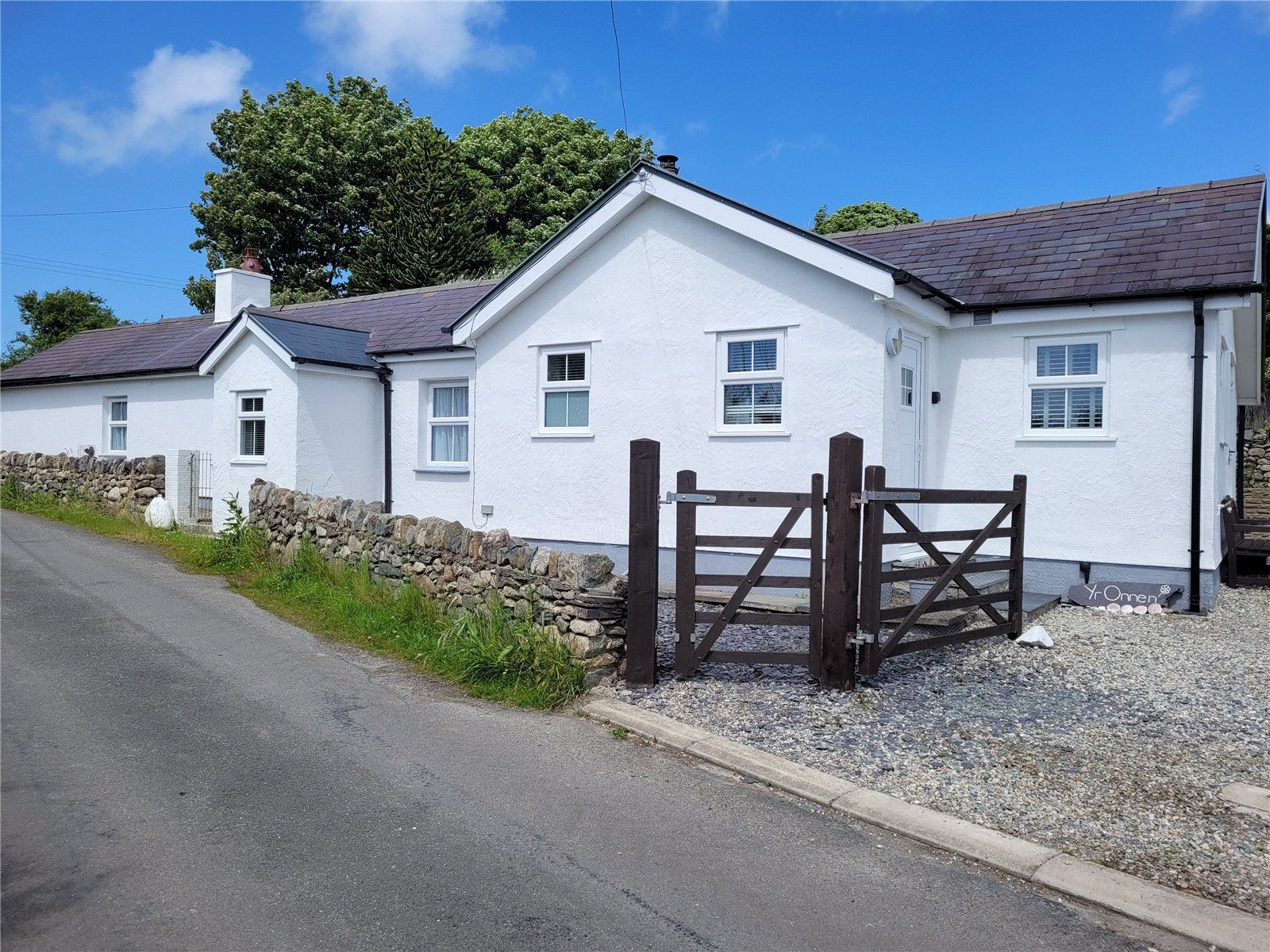 2 bed cottage for sale in Caeathro, Caernarfon, Caeathro, Caernarfon