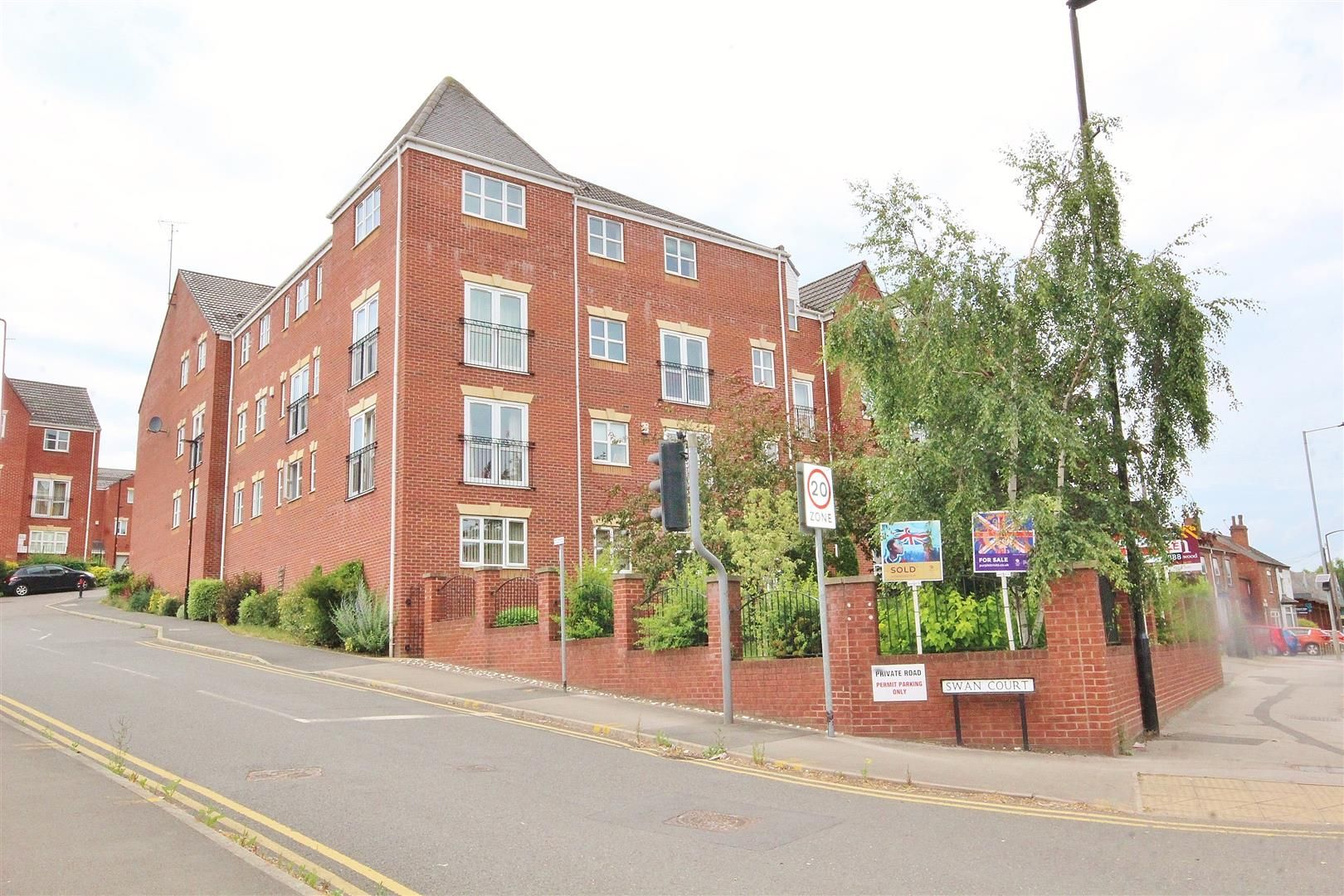 2 bed flat for sale in Swan Court, Askern, Doncaster DN6 Zoopla