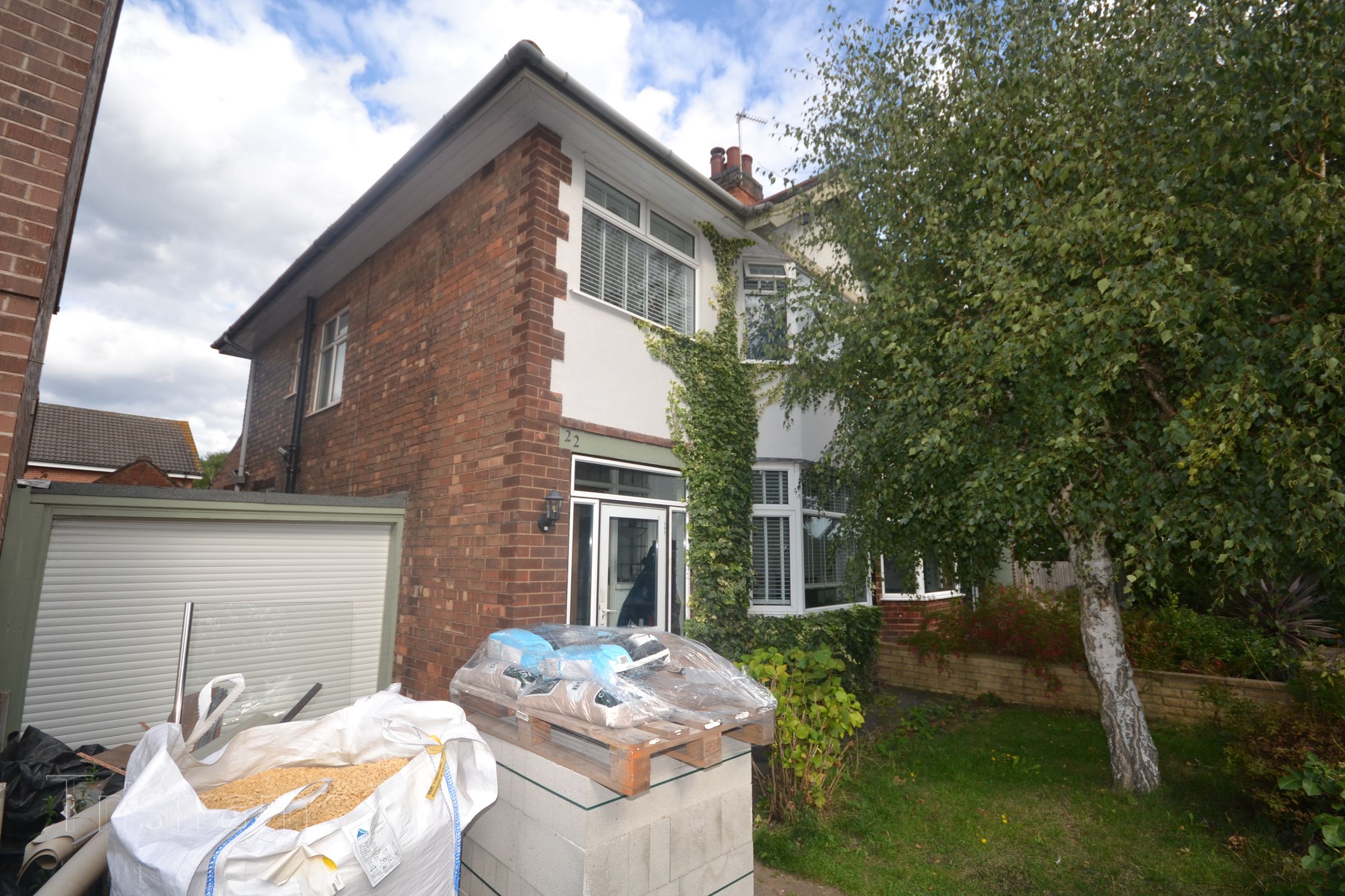 3 bed semidetached house to rent in Chatsworth Road, West Bridgford