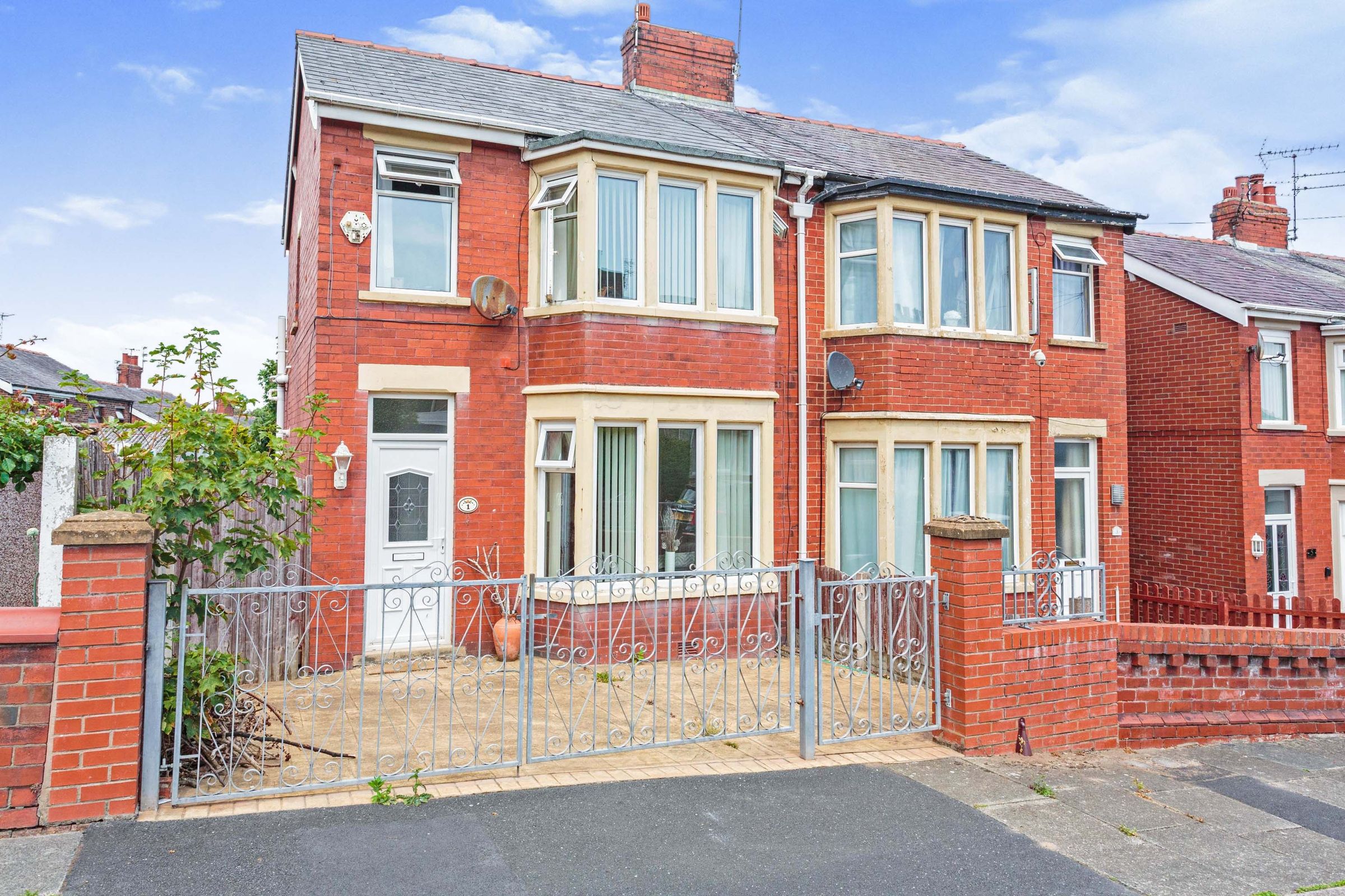 3 bed semidetached house for sale in Brockway Avenue, Blackpool FY3