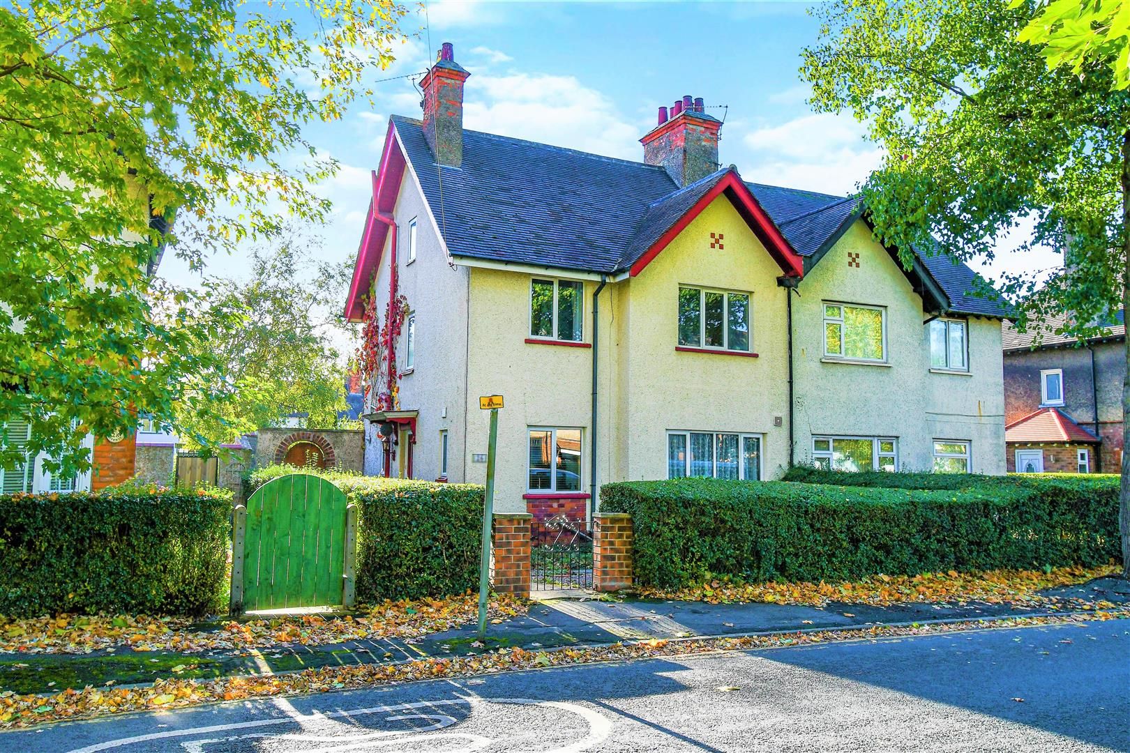 3 bed semidetached house for sale in Laburnum Avenue, Garden Village