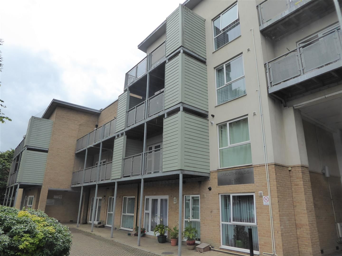 1 bed flat for sale in Smoothfield Court, Hibernia Road, Hounslow TW3