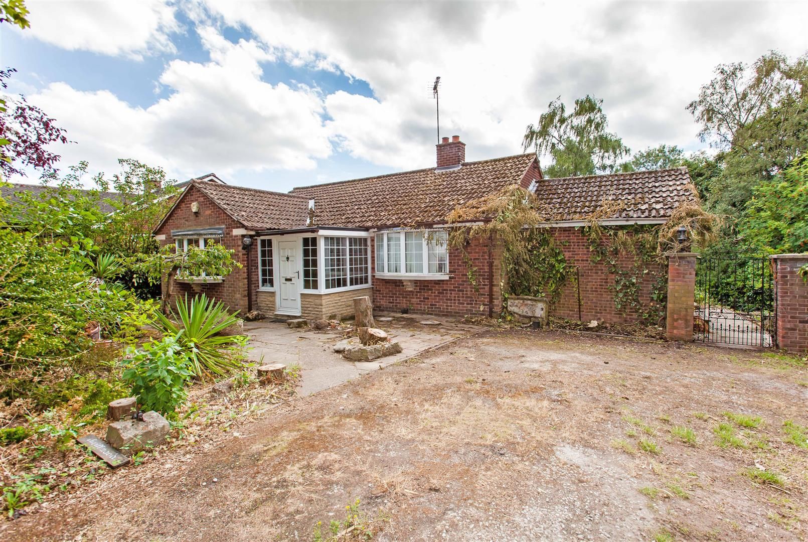 3 bed detached bungalow for sale in The Hill, Glapwell, Chesterfield