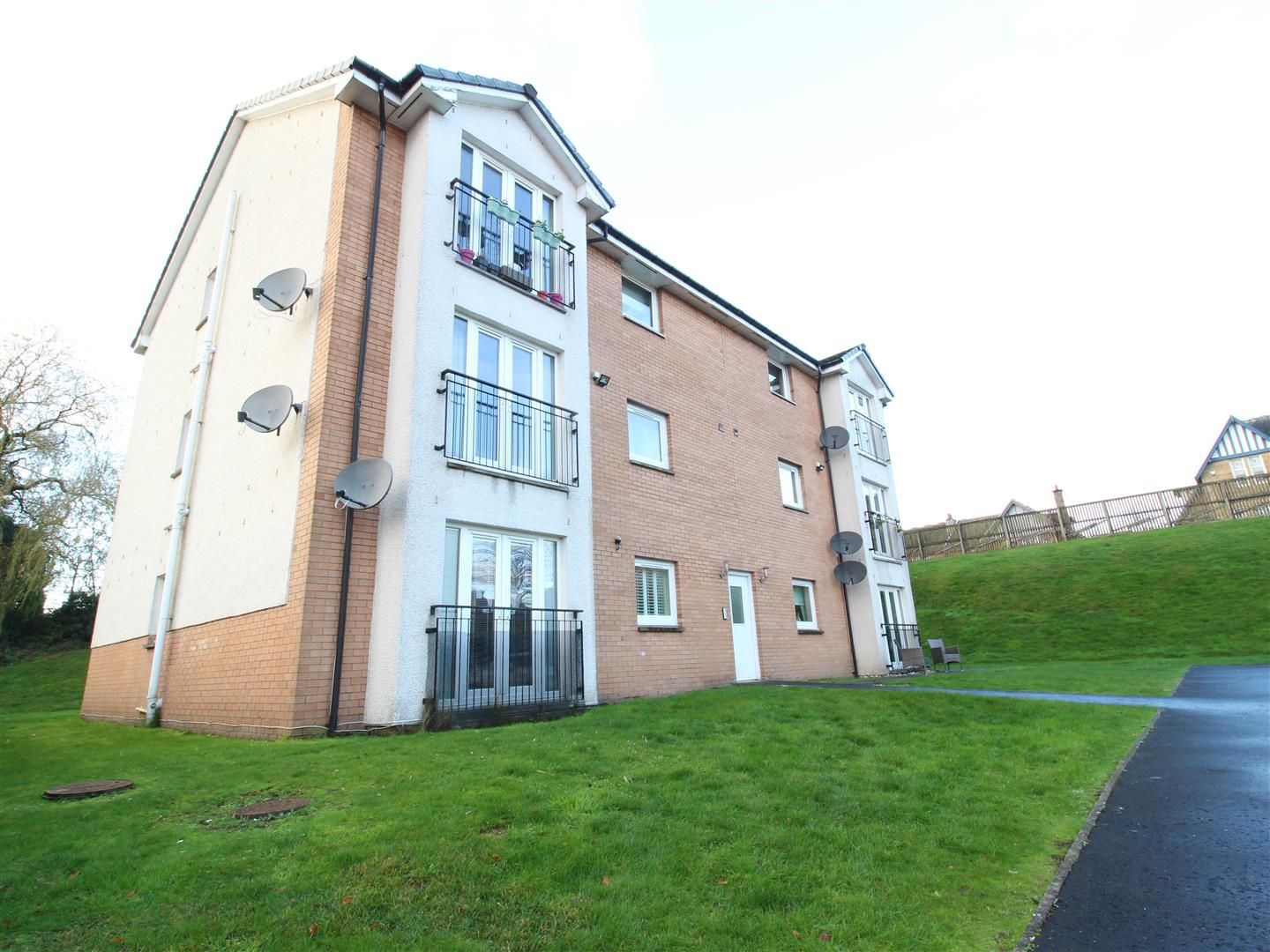 2 bed flat for sale in Caledonian Gate, Coatbridge ML5 Zoopla