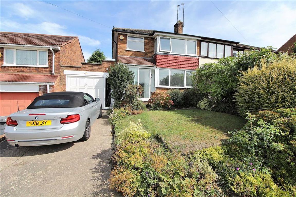 3 bed semidetached house for sale in Wendover Road, Lanesfield