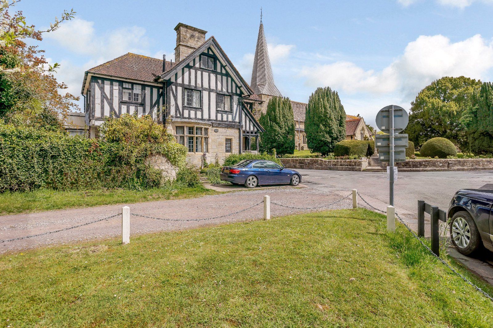 3 bed end terrace house for sale in Corner Cottages, Fletching, East