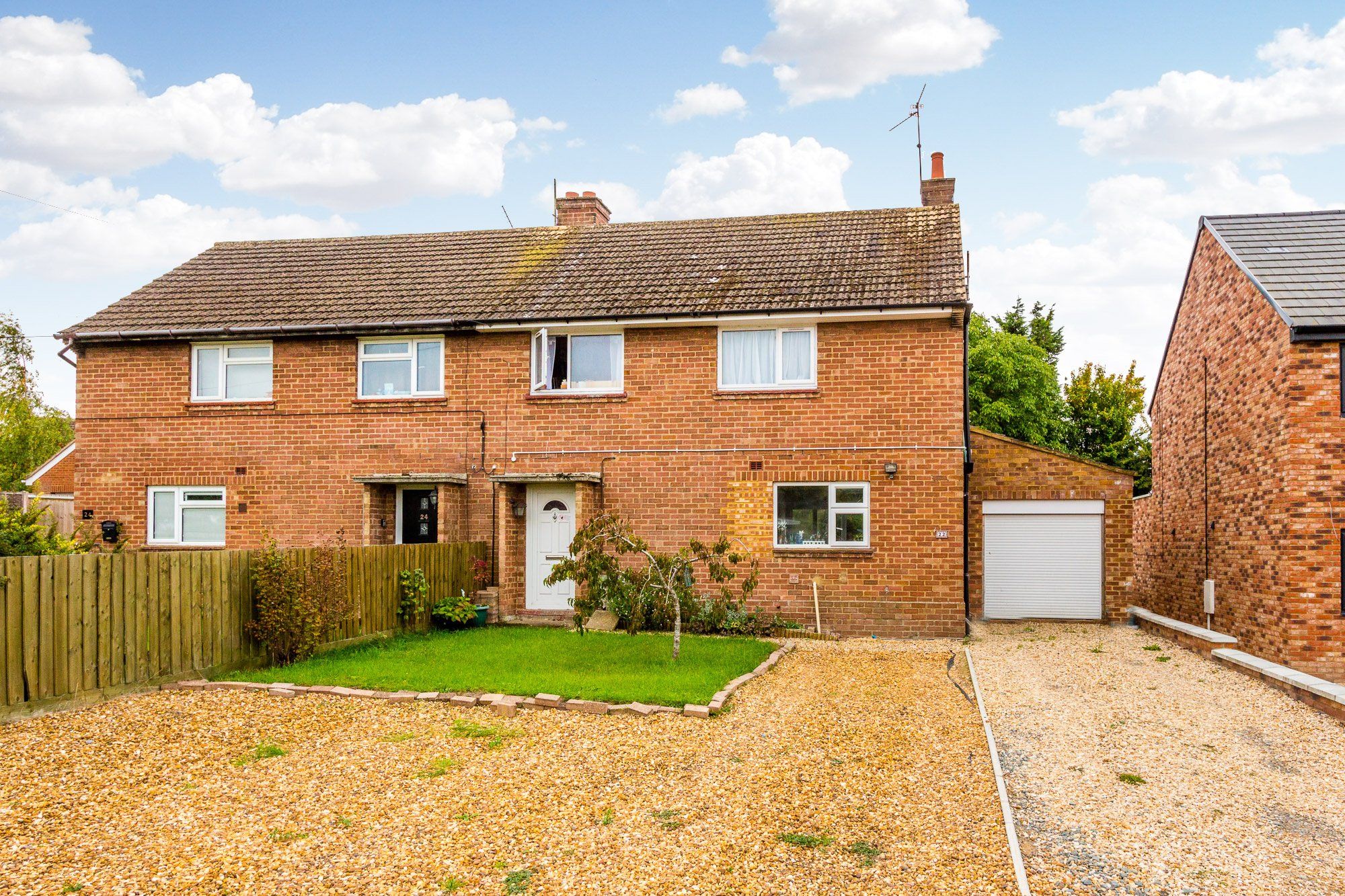 3 bed semidetached house for sale in South Grove, Wymington, Rushden