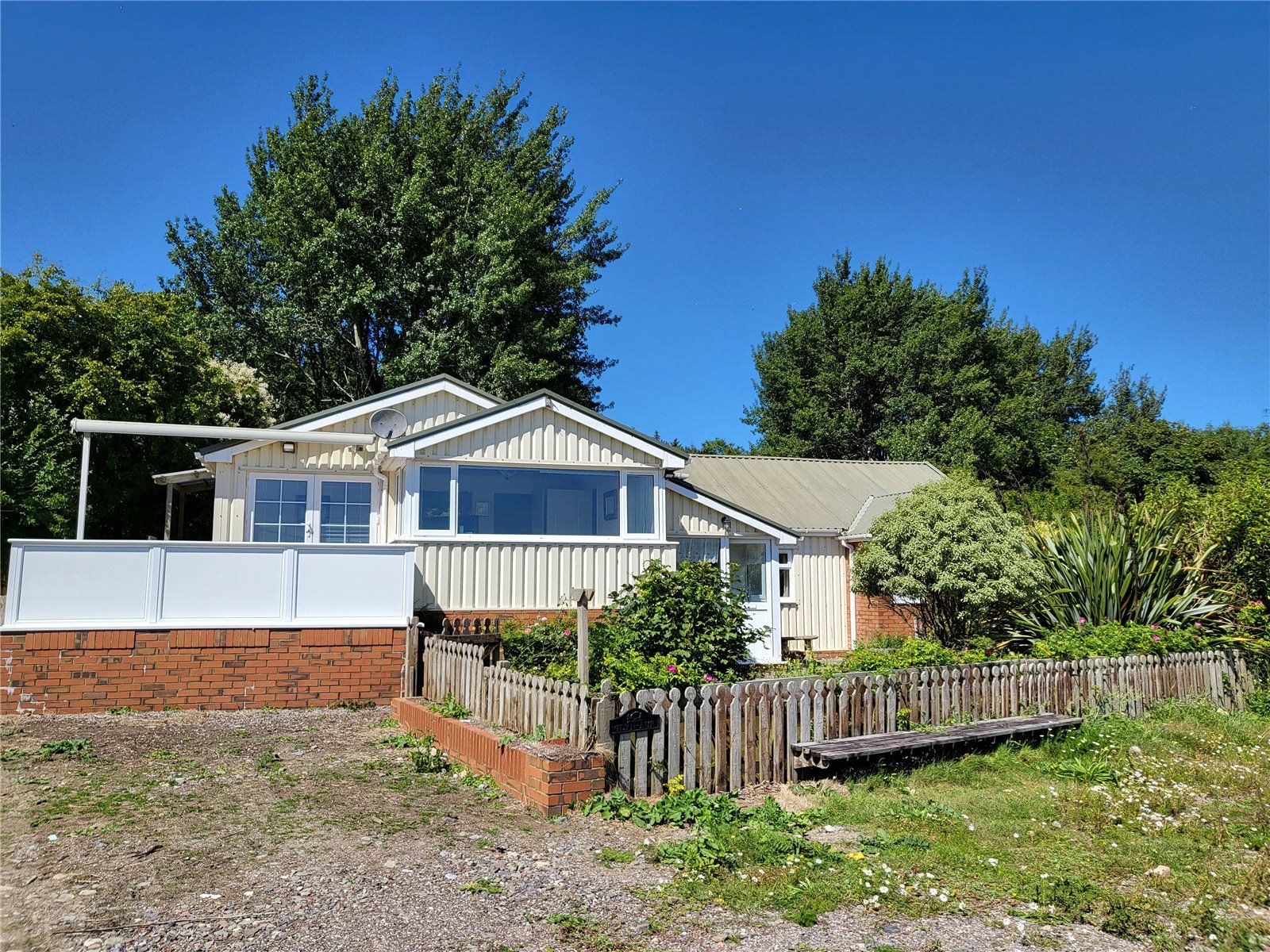 3 bed bungalow for sale in Ferry Point, Llansteffan, Carmarthen SA33