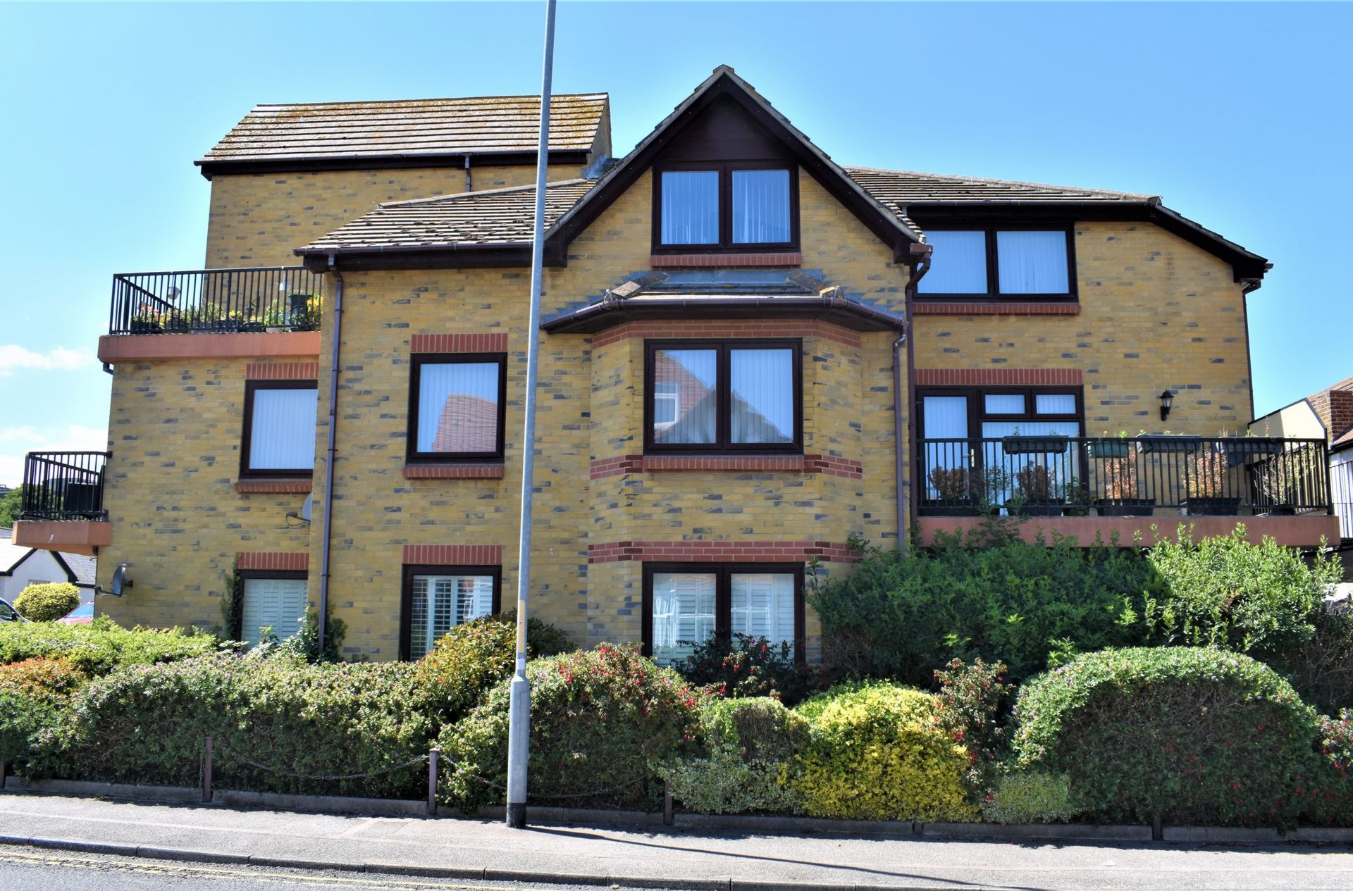 2 bed flat for sale in West Cliff Road, Broadstairs CT10 Zoopla